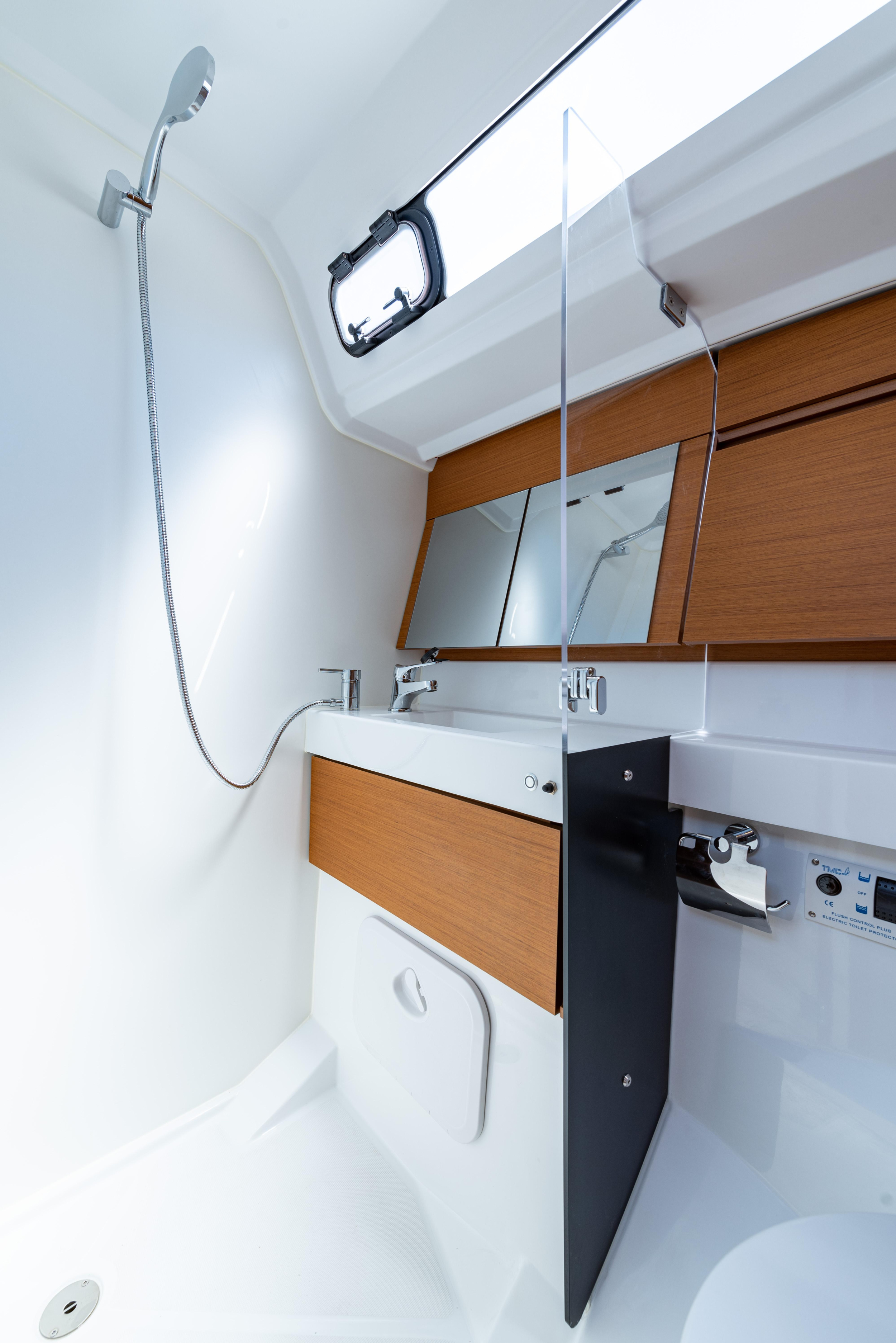 Sun Odyssey 410 — photo 8