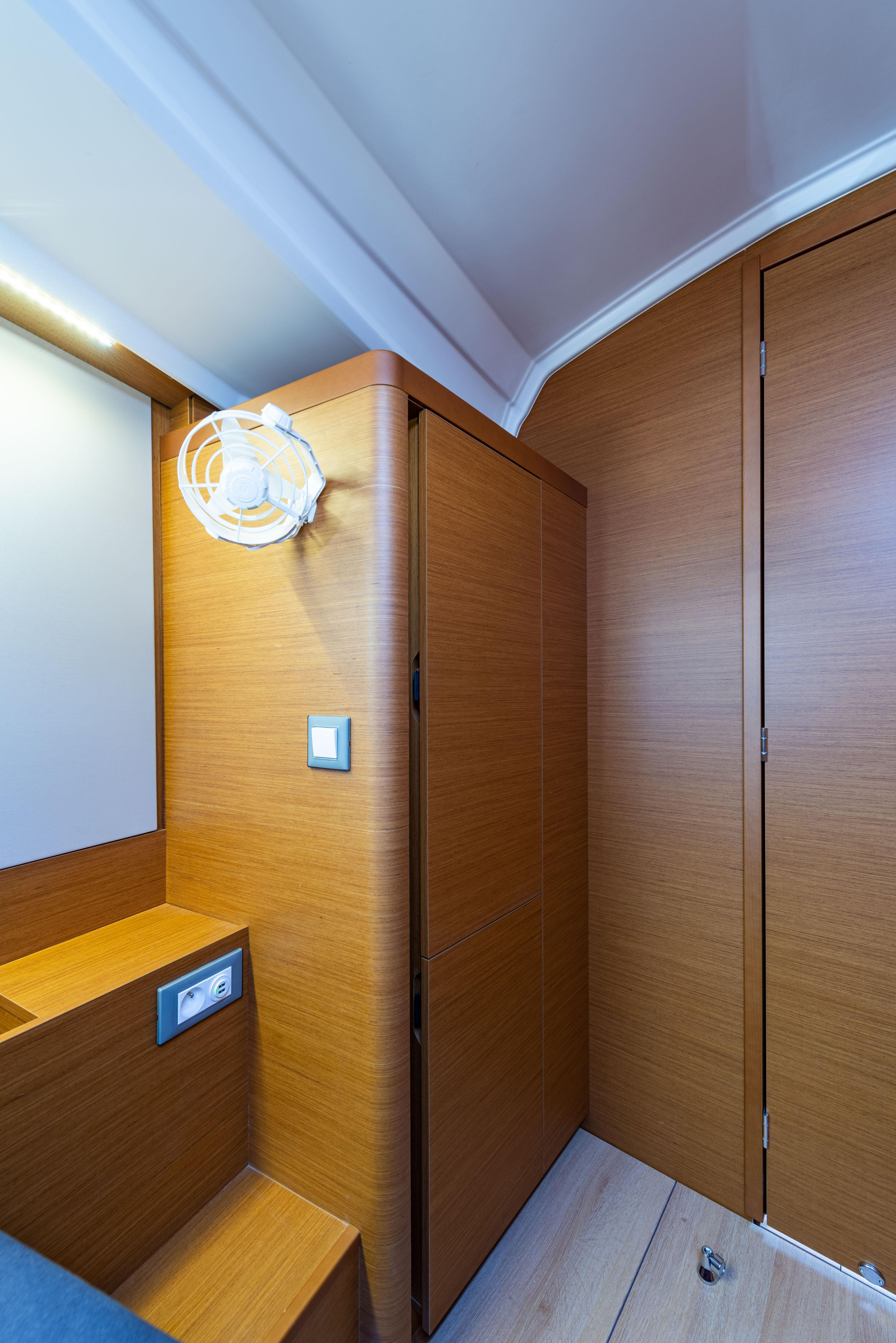 Sun Odyssey 410 — photo 2