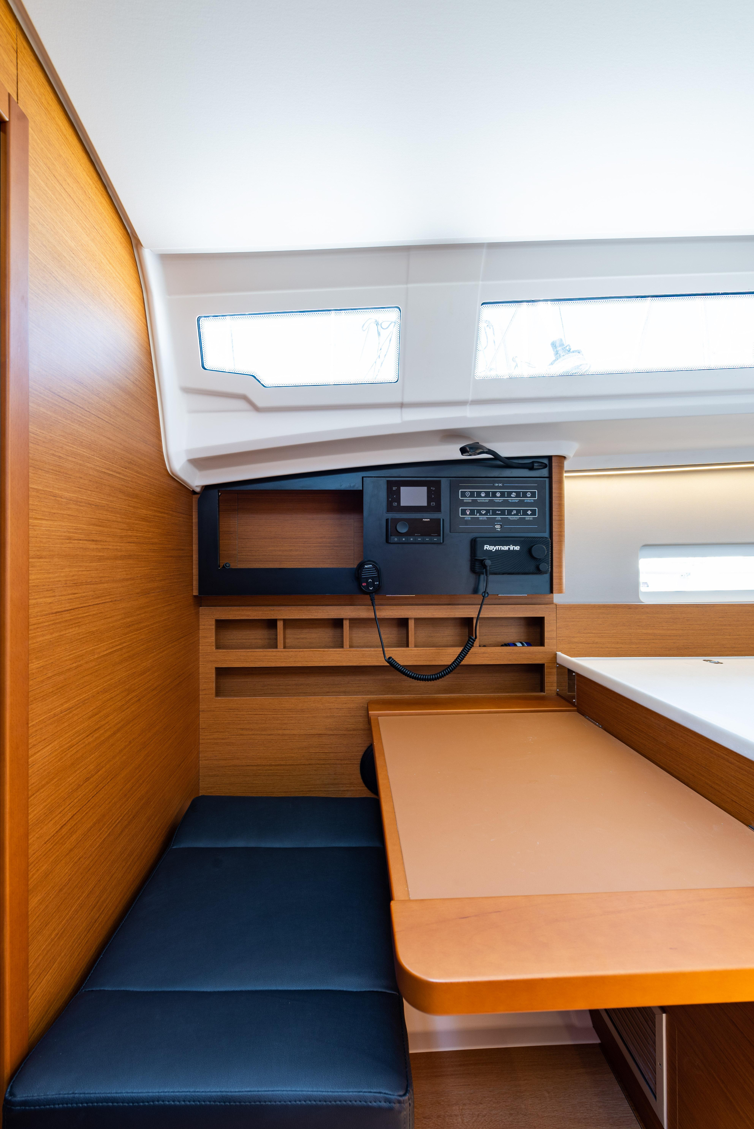 Sun Odyssey 410 — photo 17