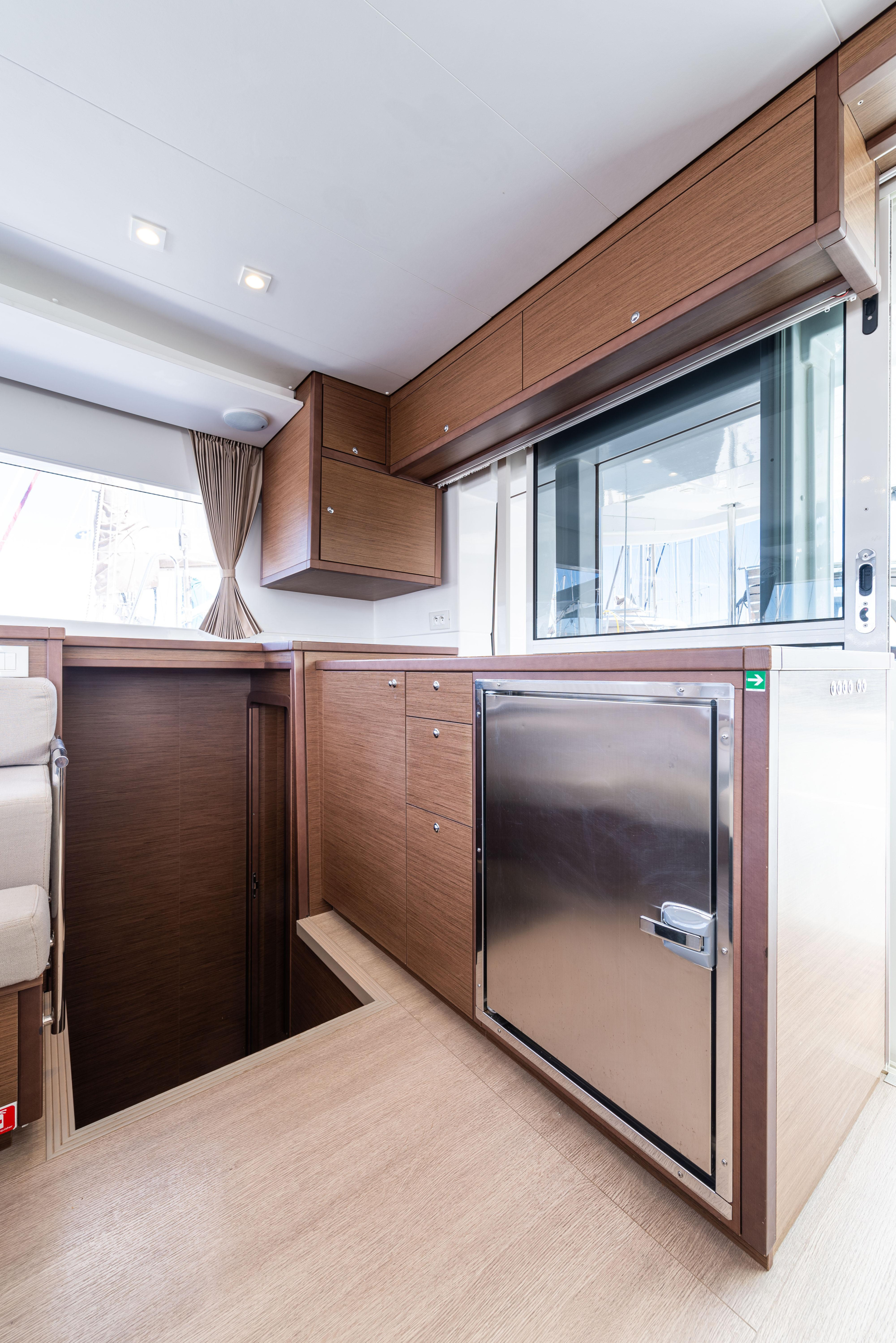 Lagoon 450 F — photo 38