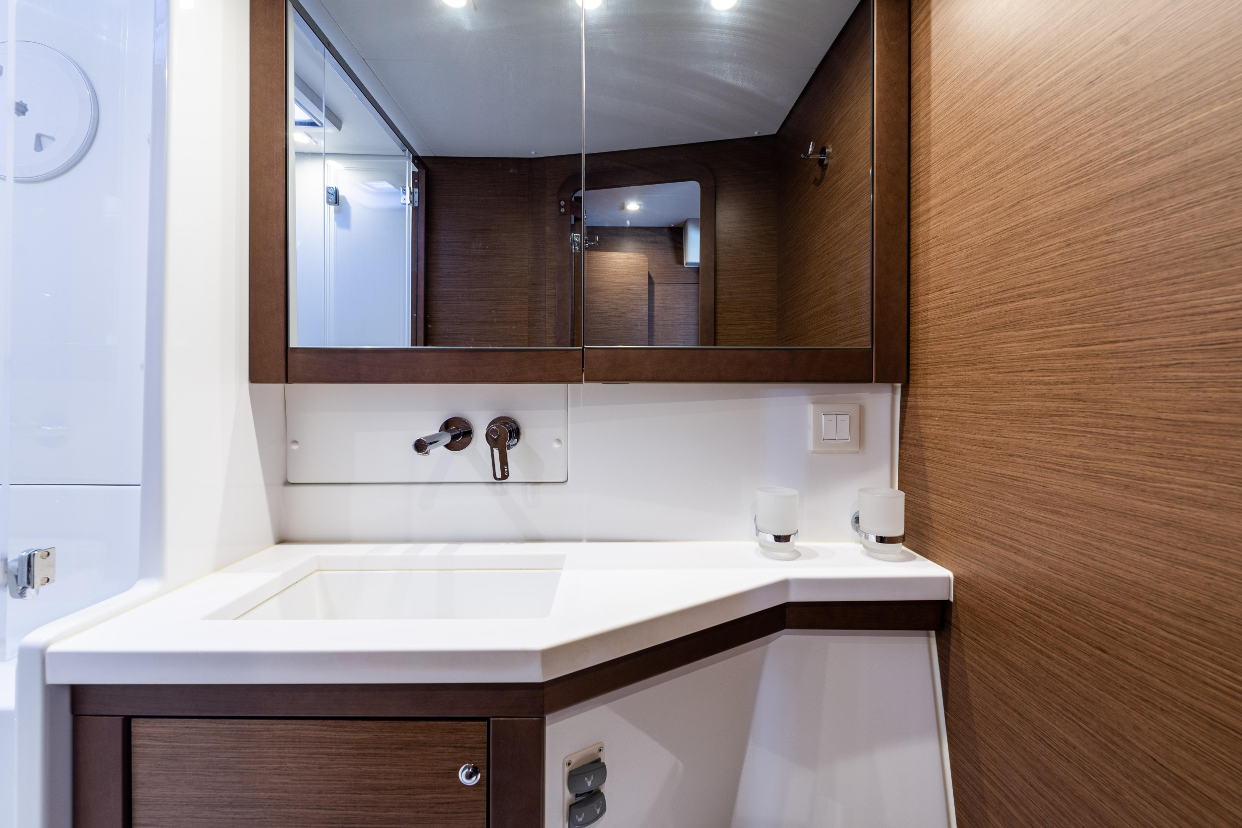 Lagoon 450 F — photo 5