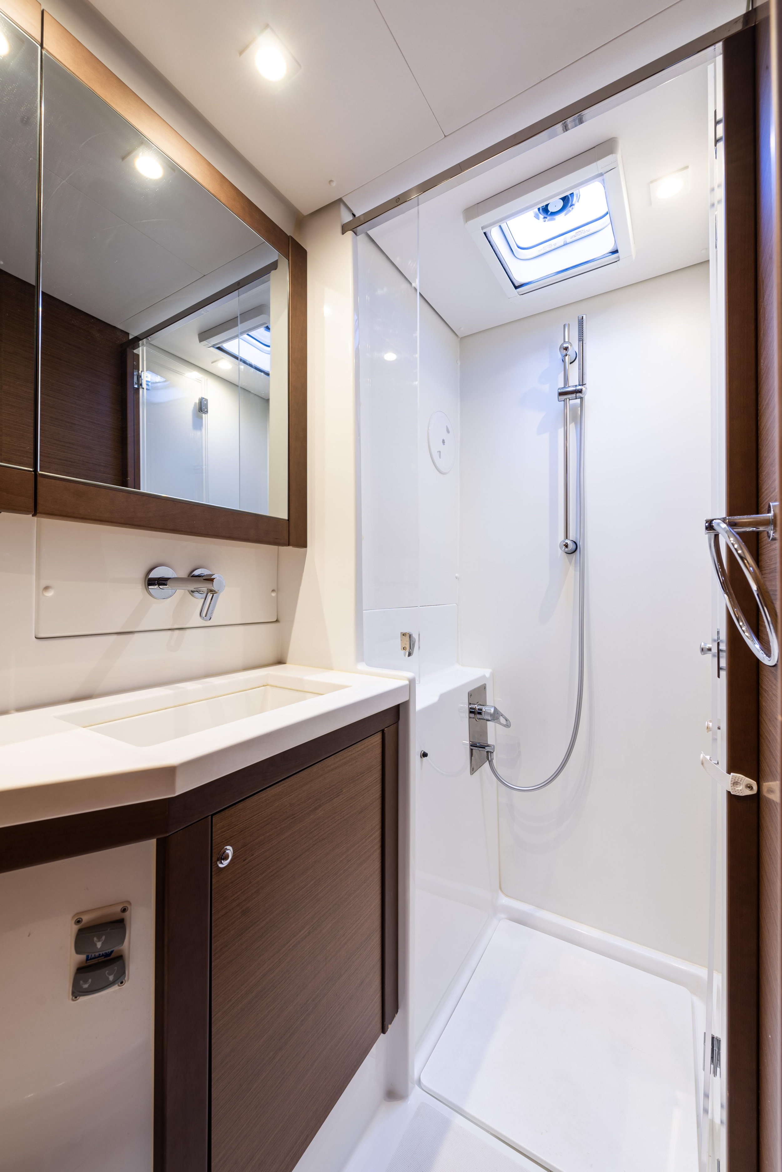 Lagoon 450 F — photo 17