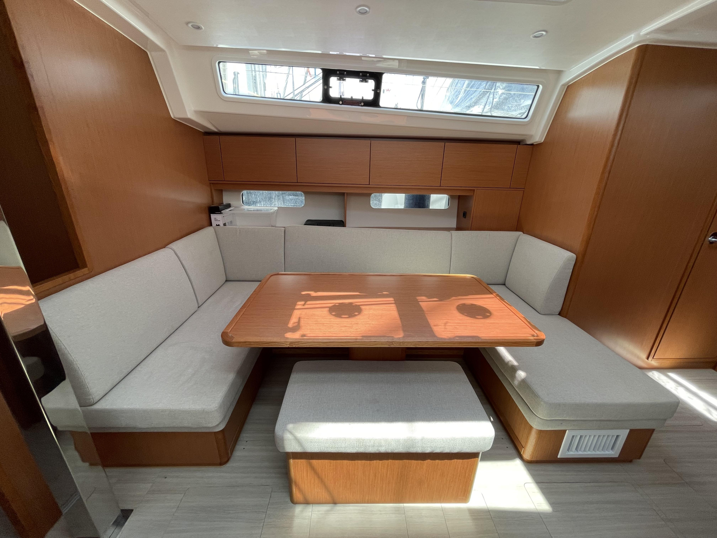 Bavaria C46 — photo 12