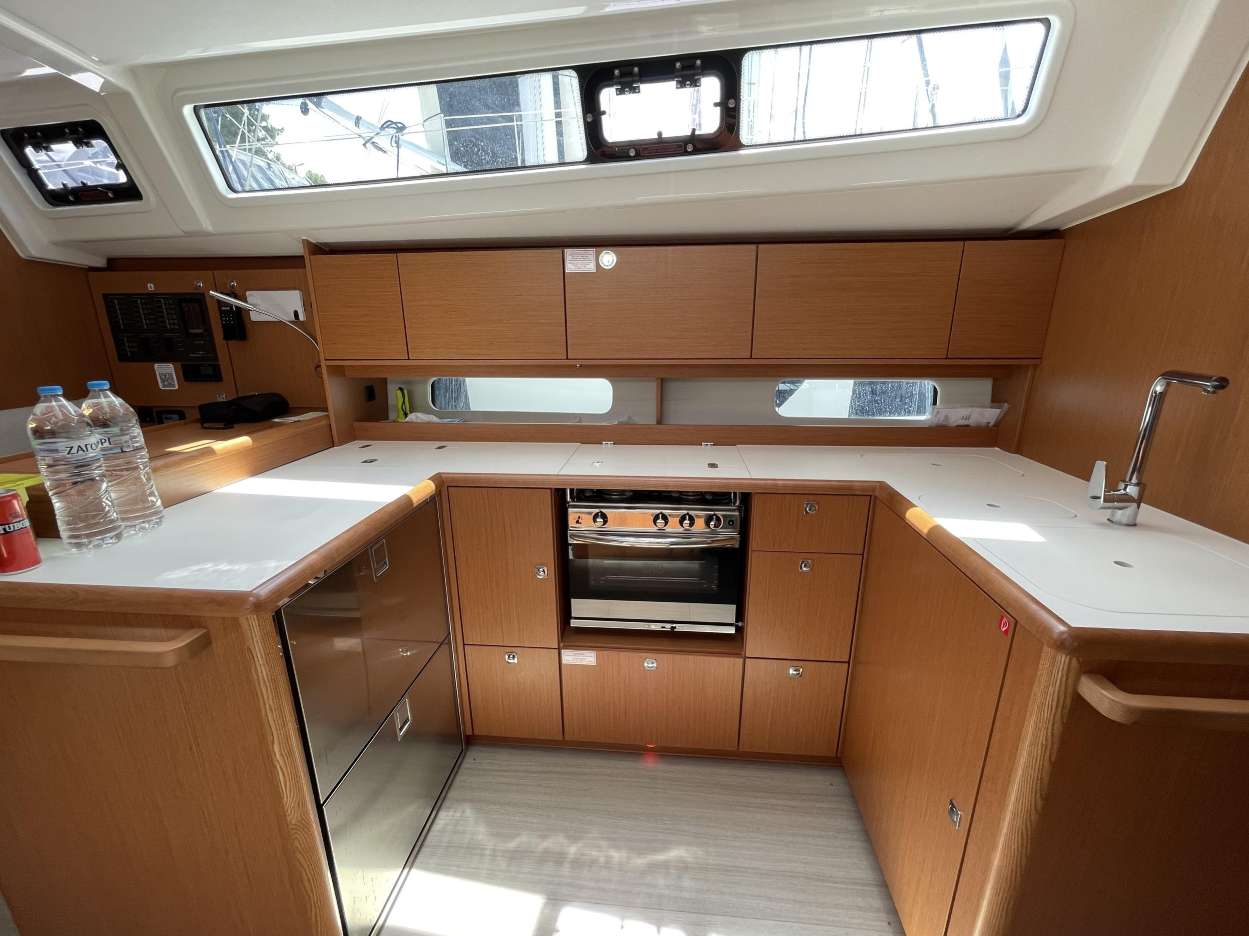 Bavaria C46 — photo 8