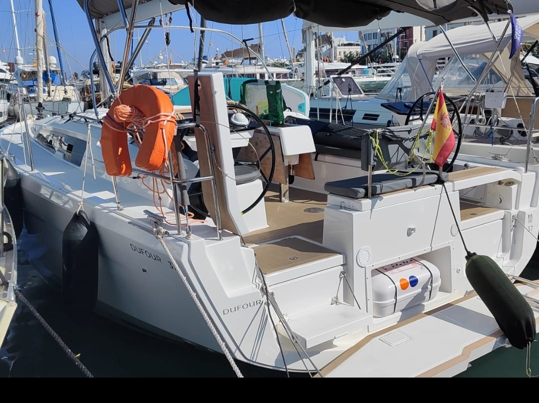 DUFOUR 37 NEW 2023 — photo 2
