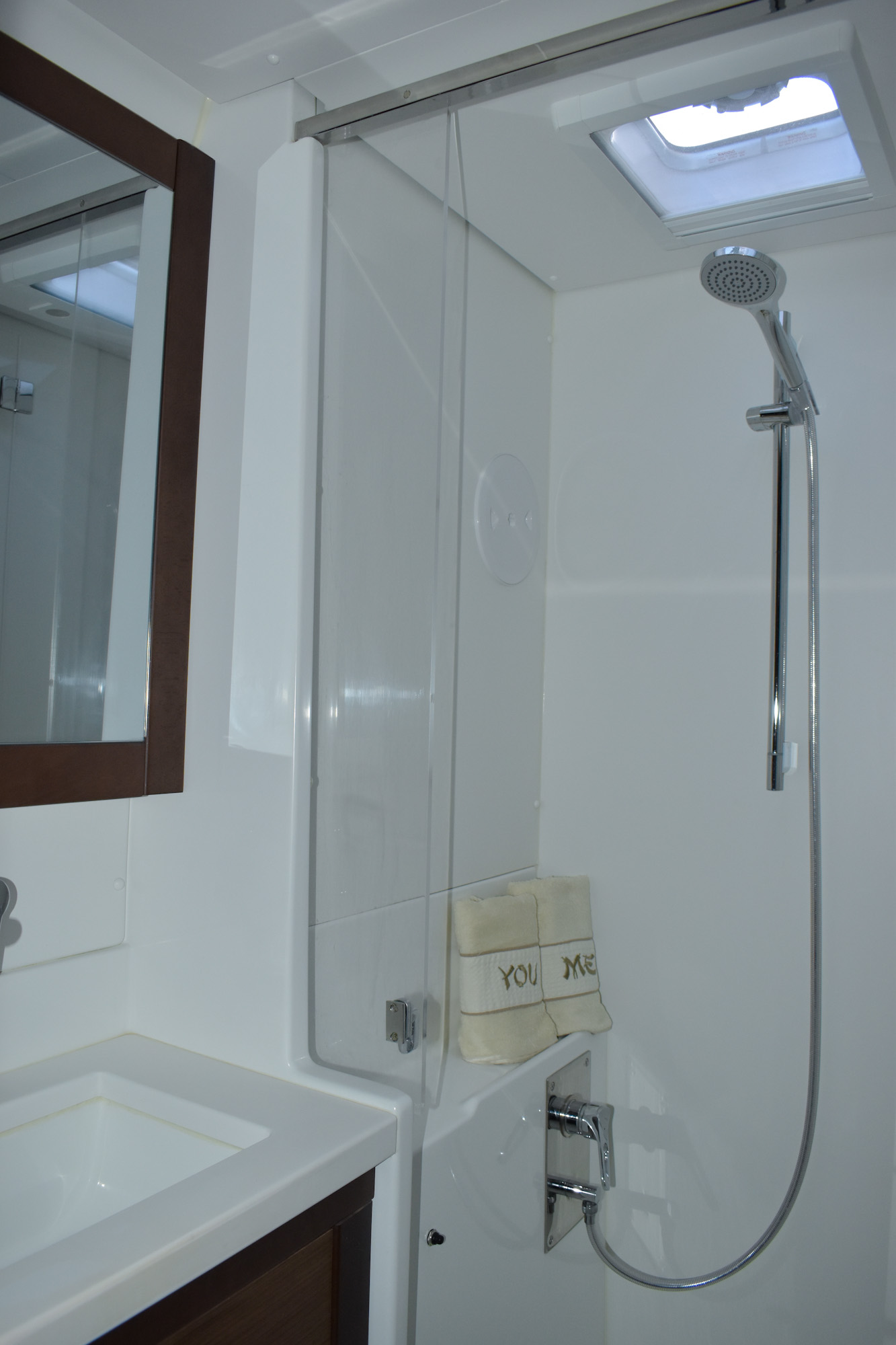 Lagoon 450 Fly (Genarator, , , Inverter) — photo 12