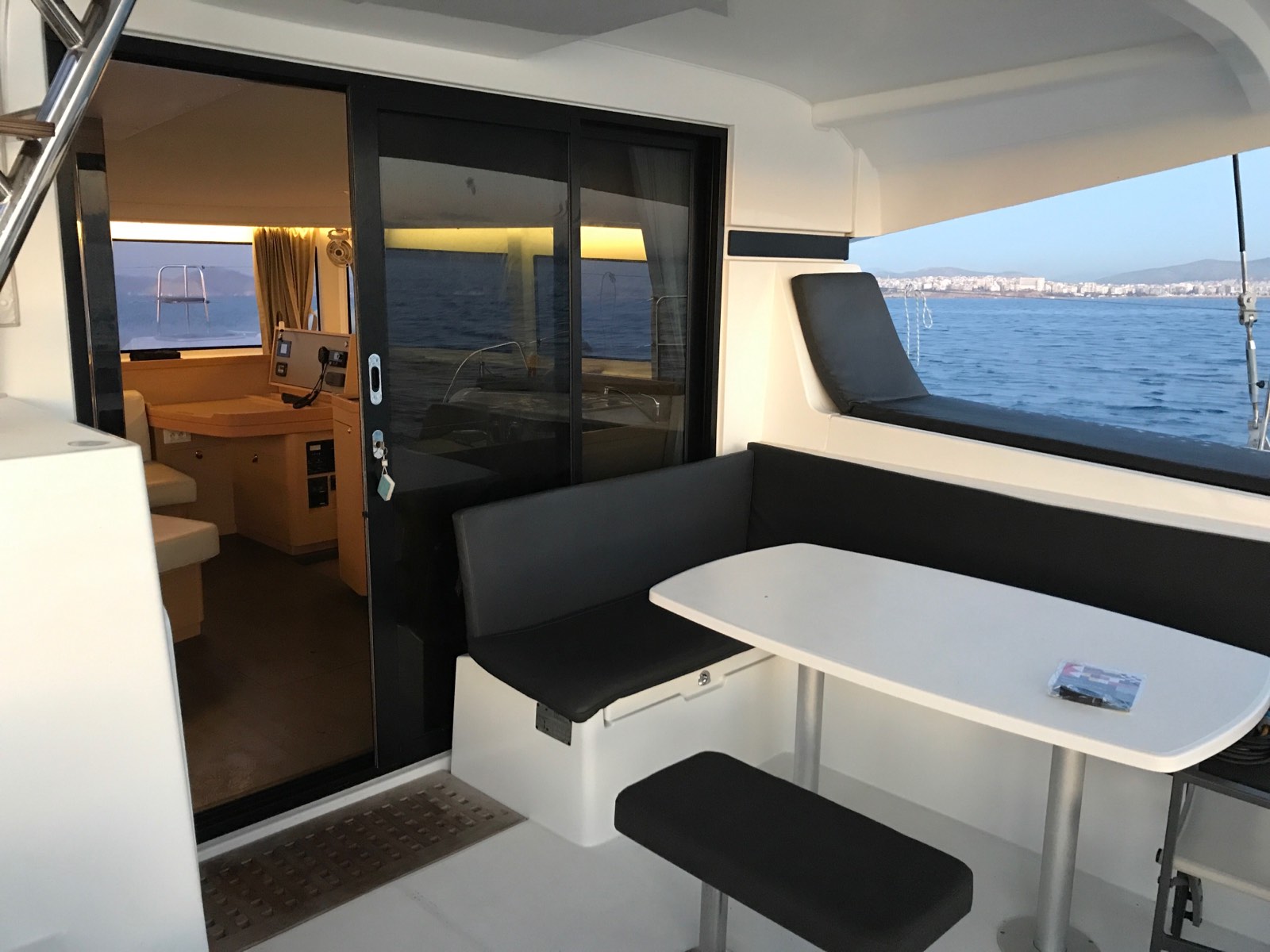 Lagoon 42 — photo 11