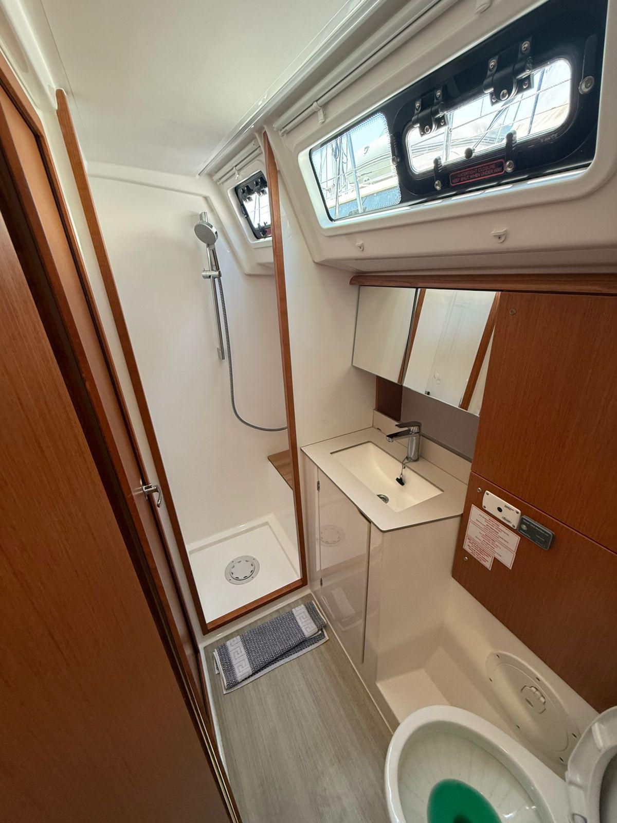 Bavaria C46 — photo 5