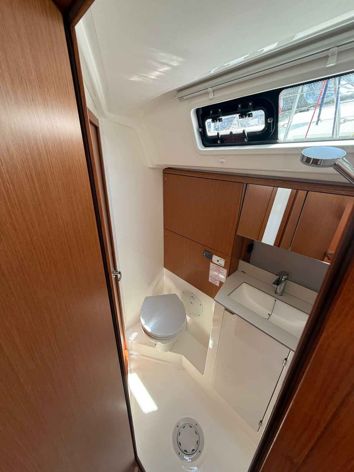 Bavaria C46 — photo 17