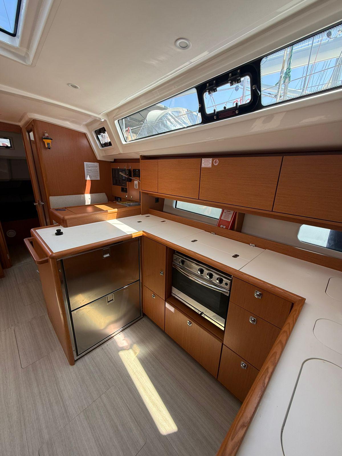 Bavaria C46 — photo 19