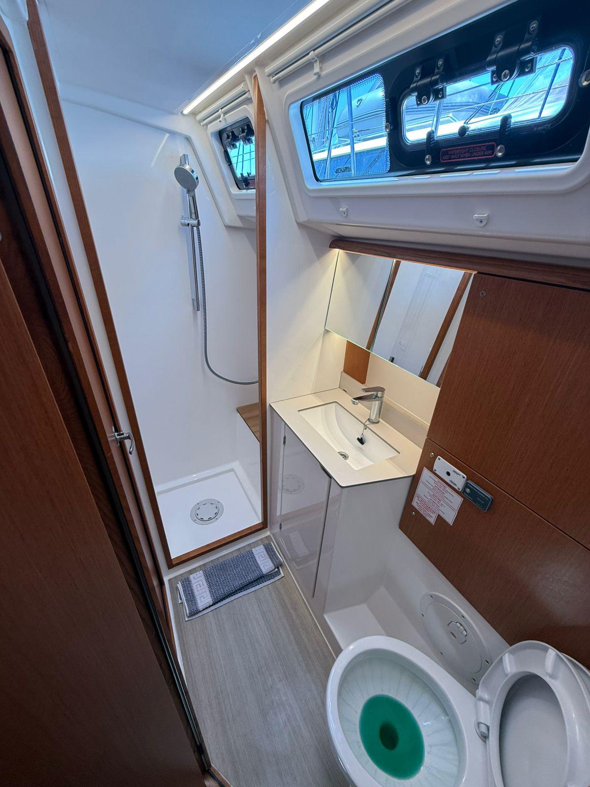 Bavaria C46 — photo 18