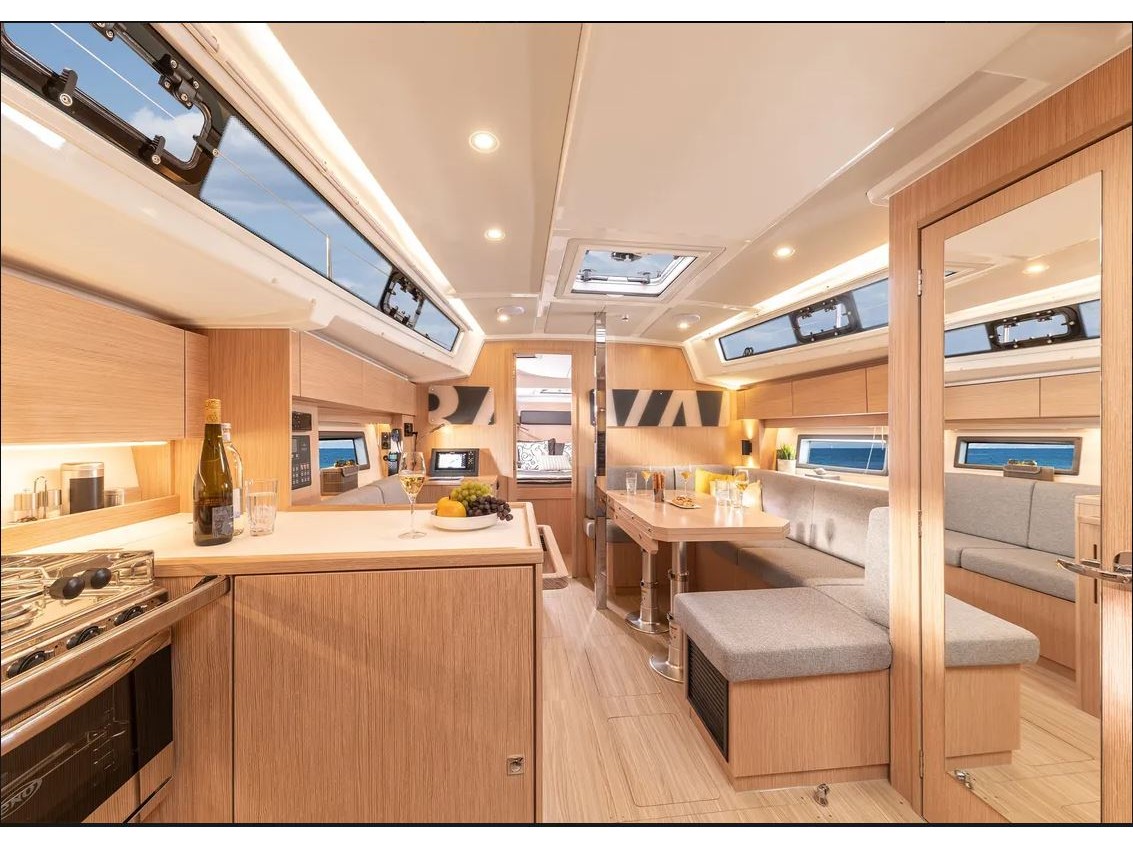Bavaria C38 — photo 5