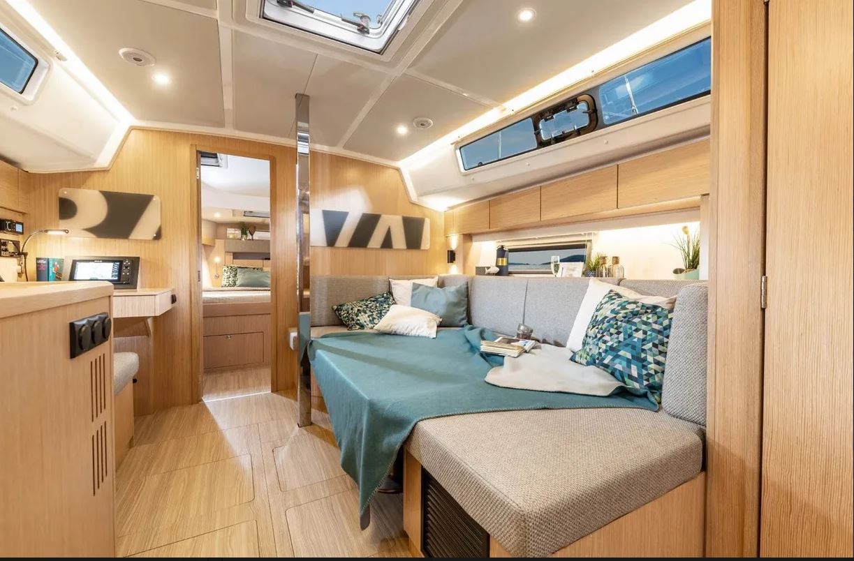 Bavaria C38 — photo 3