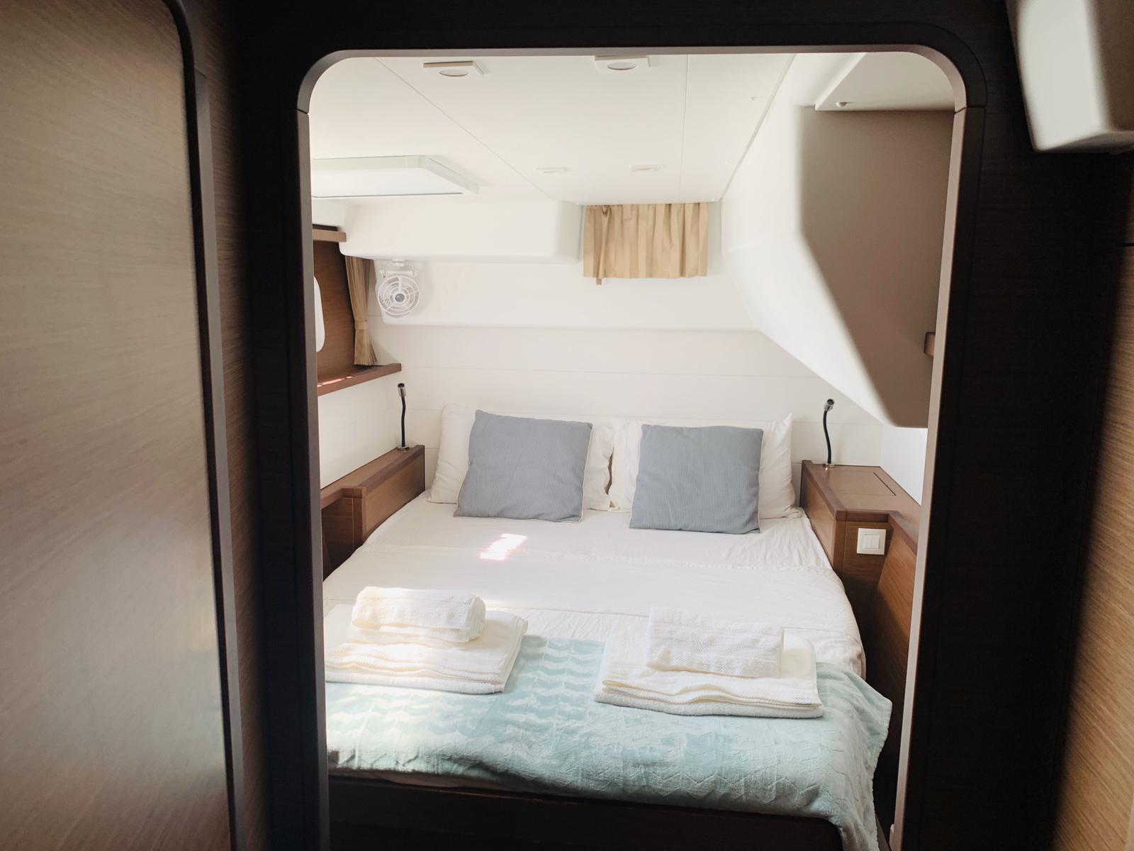 Lagoon 450 — photo 14