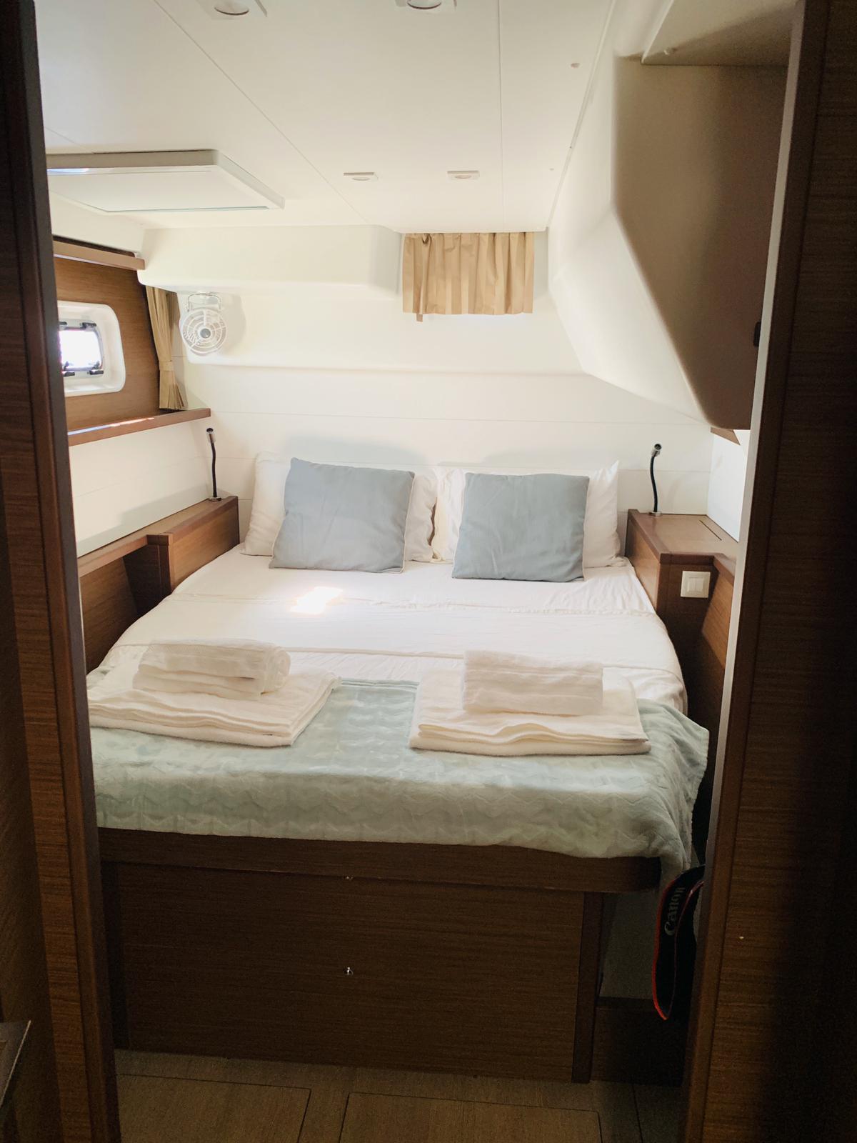 Lagoon 450 — photo 24