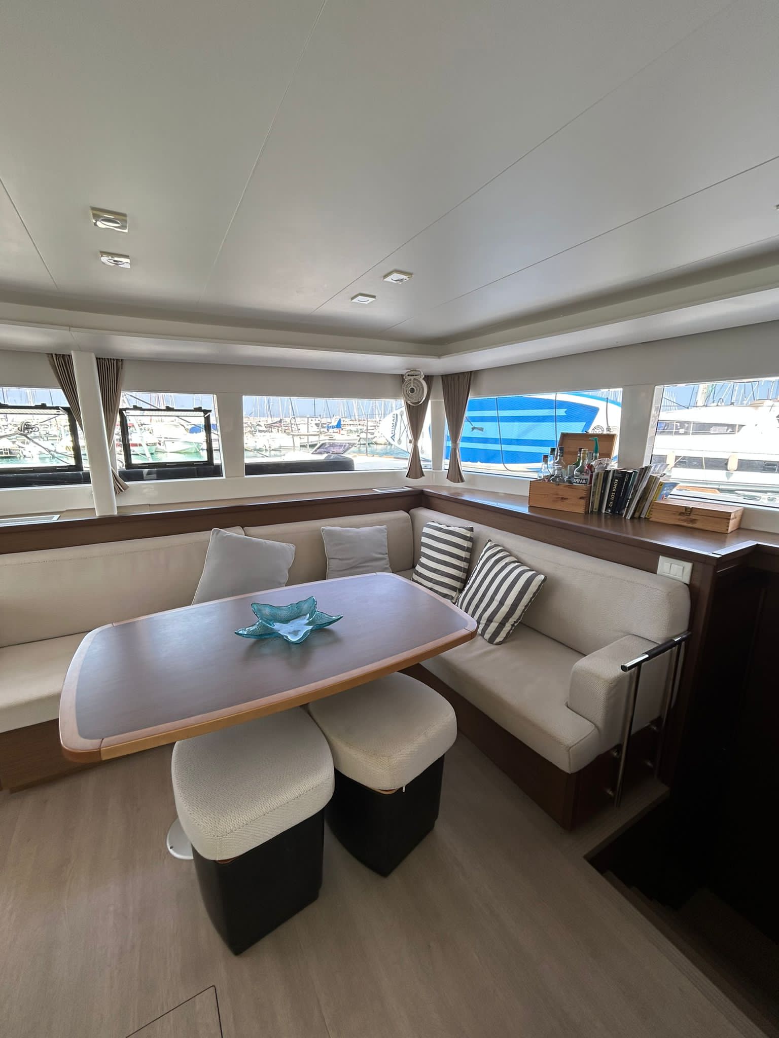Lagoon 450 — photo 19