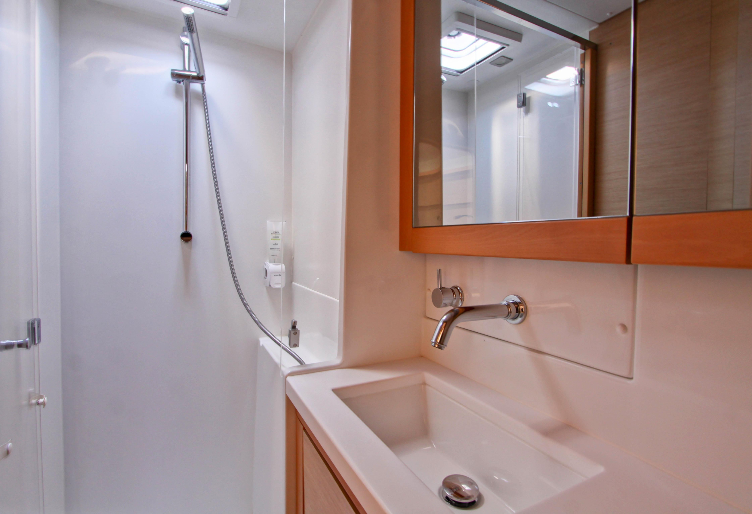 Lagoon 450 — photo 14