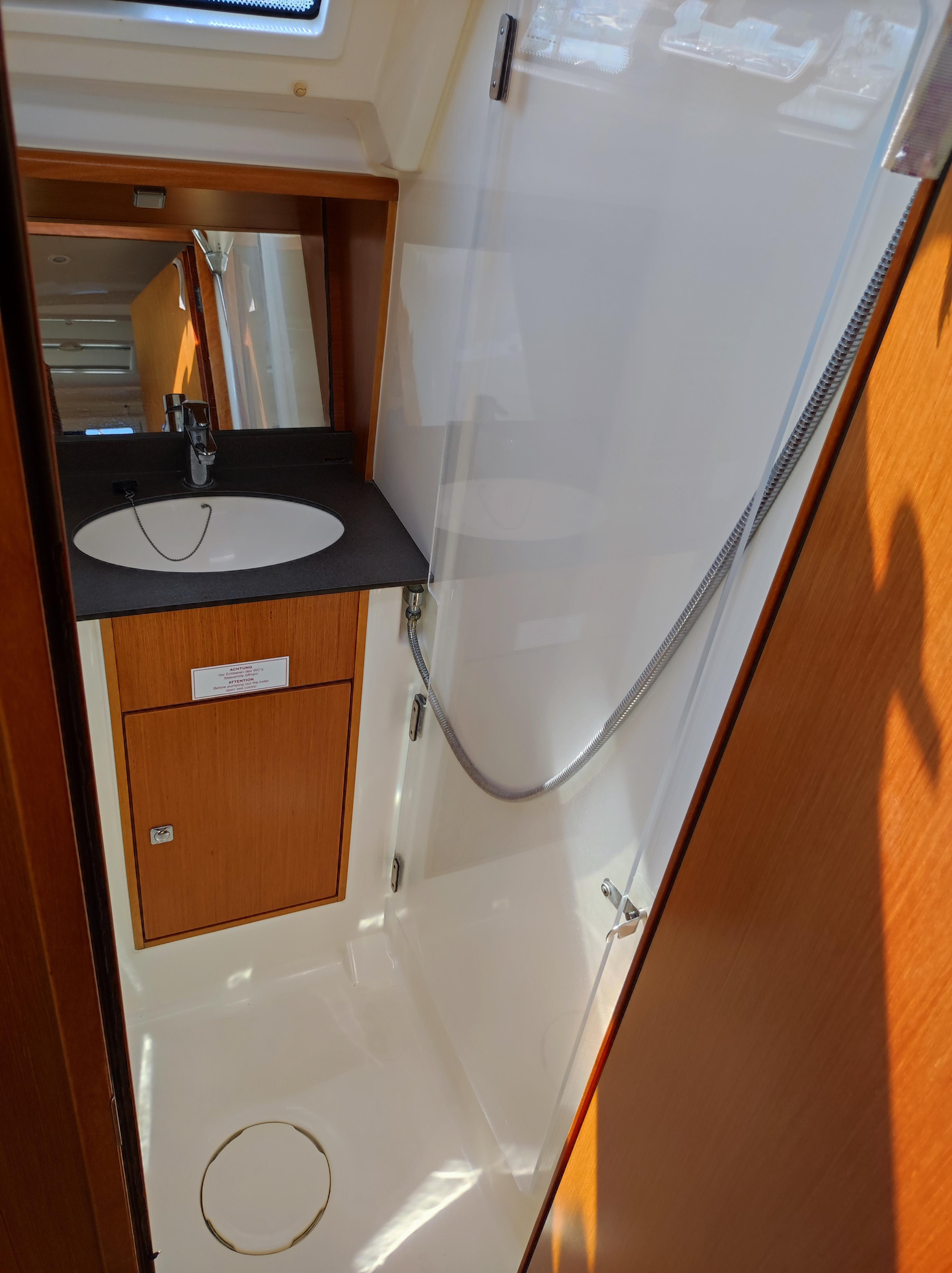 Bavaria Cruiser 41 — photo 10