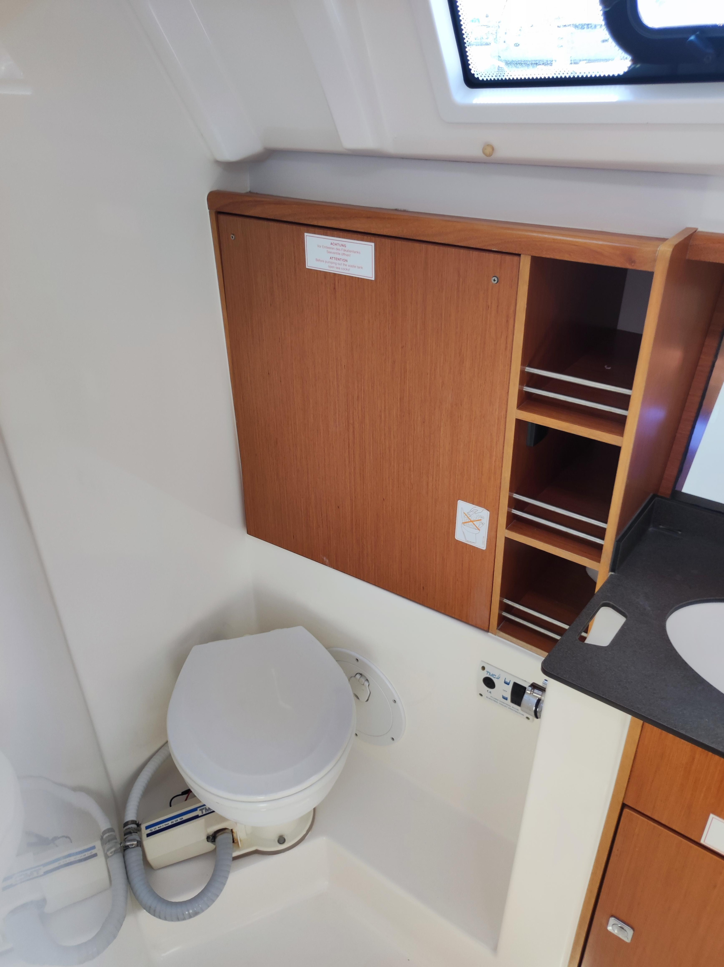 Bavaria Cruiser 41 — photo 11