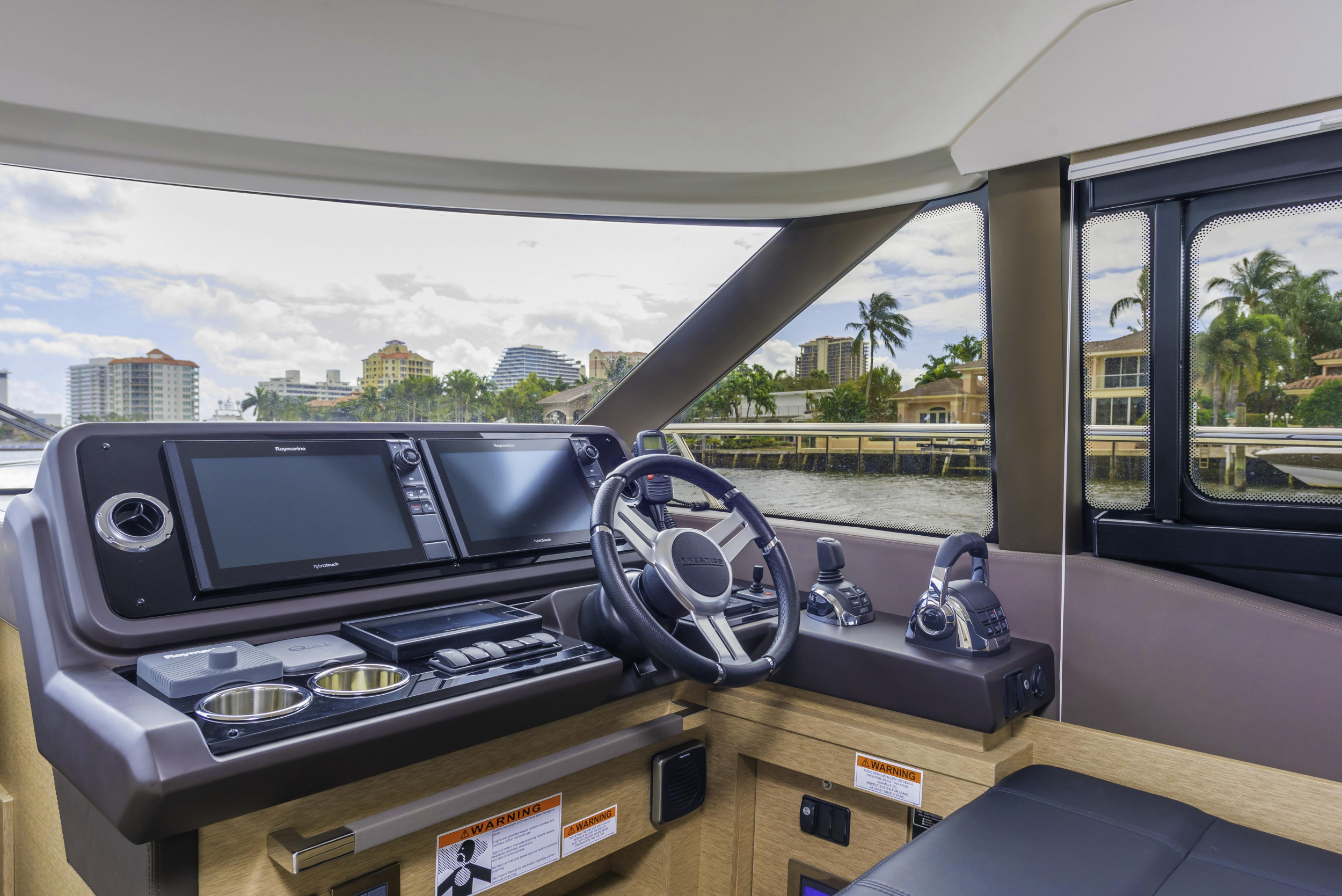 PRESTIGE 460 FLY — photo 14