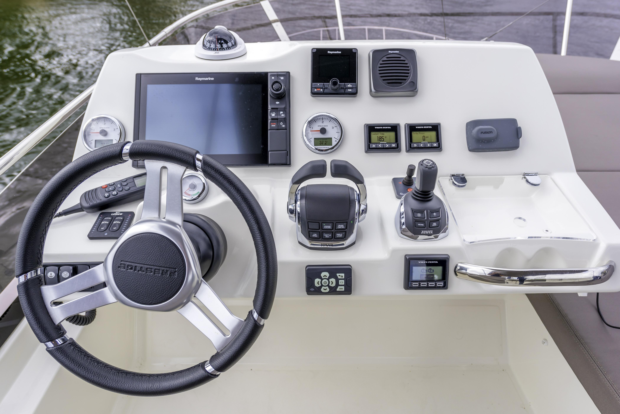 PRESTIGE 460 FLY — photo 6