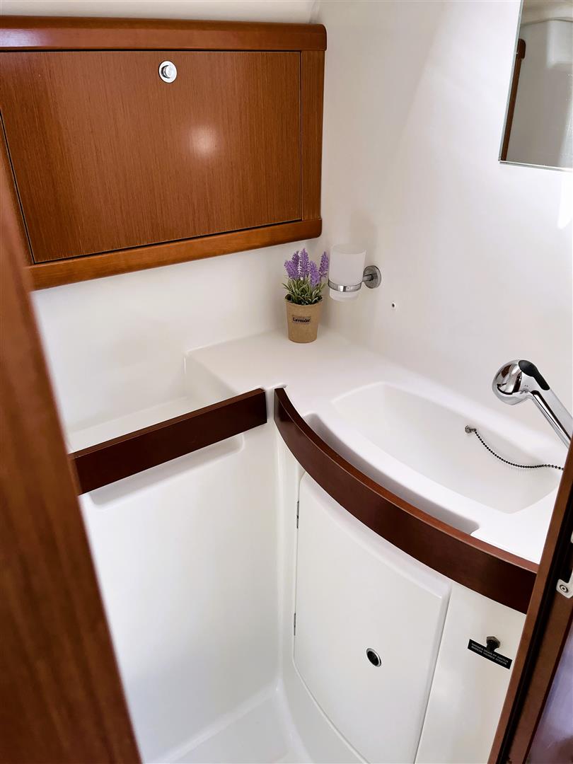 Oceanis 43+ — photo 10