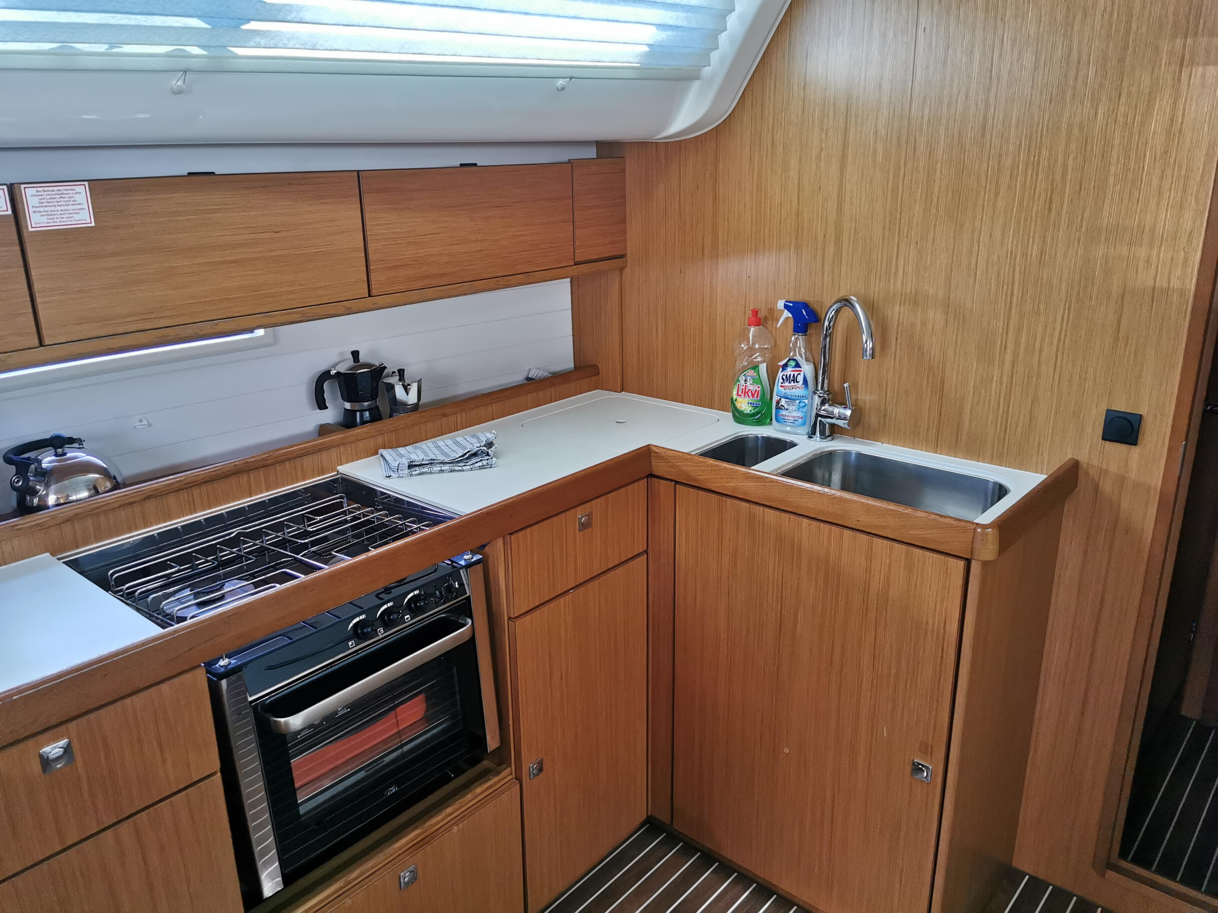 Bavaria 51 Cruiser — photo 8