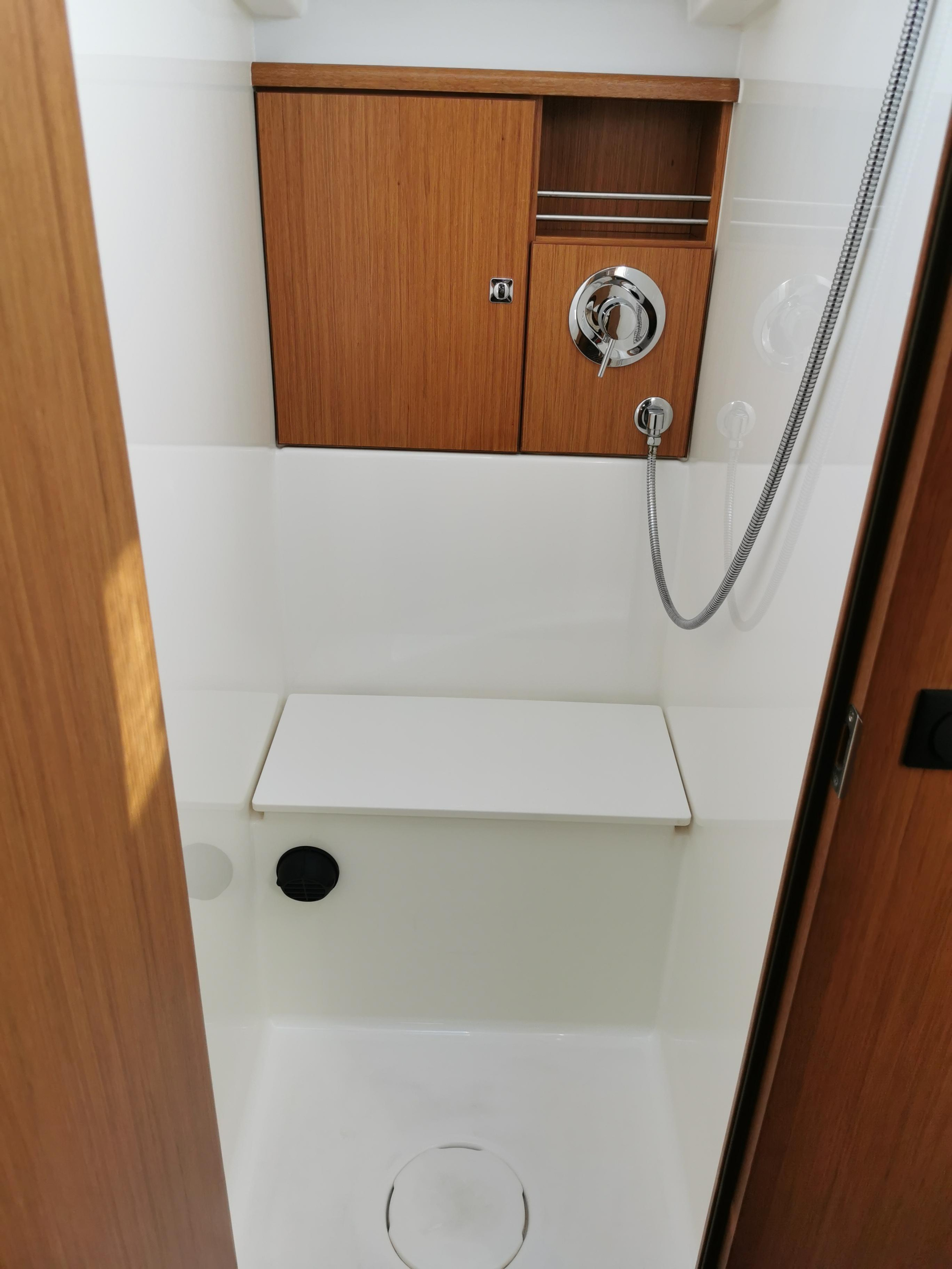 Bavaria 51 Cruiser — photo 19