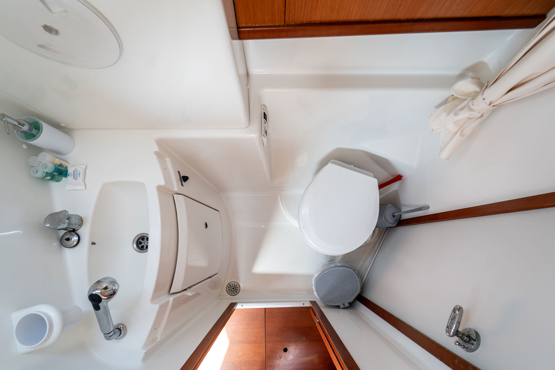 Beneteau Oceanis 43 — photo 6
