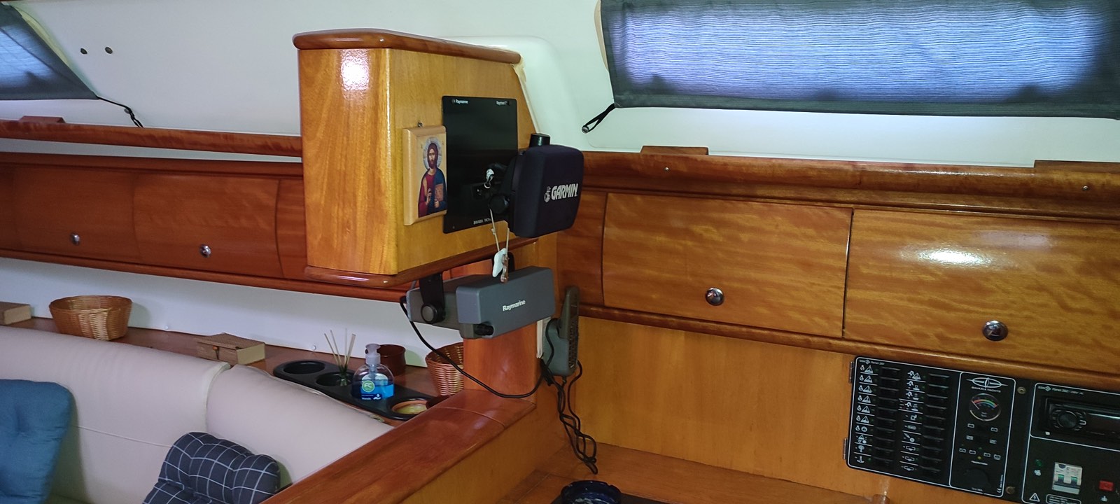 Bavaria 38 Cruiser — photo 10