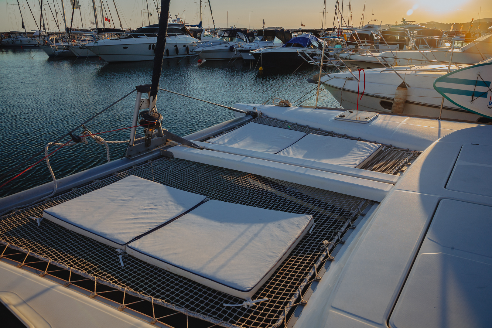 Lagoon 380 — photo 2