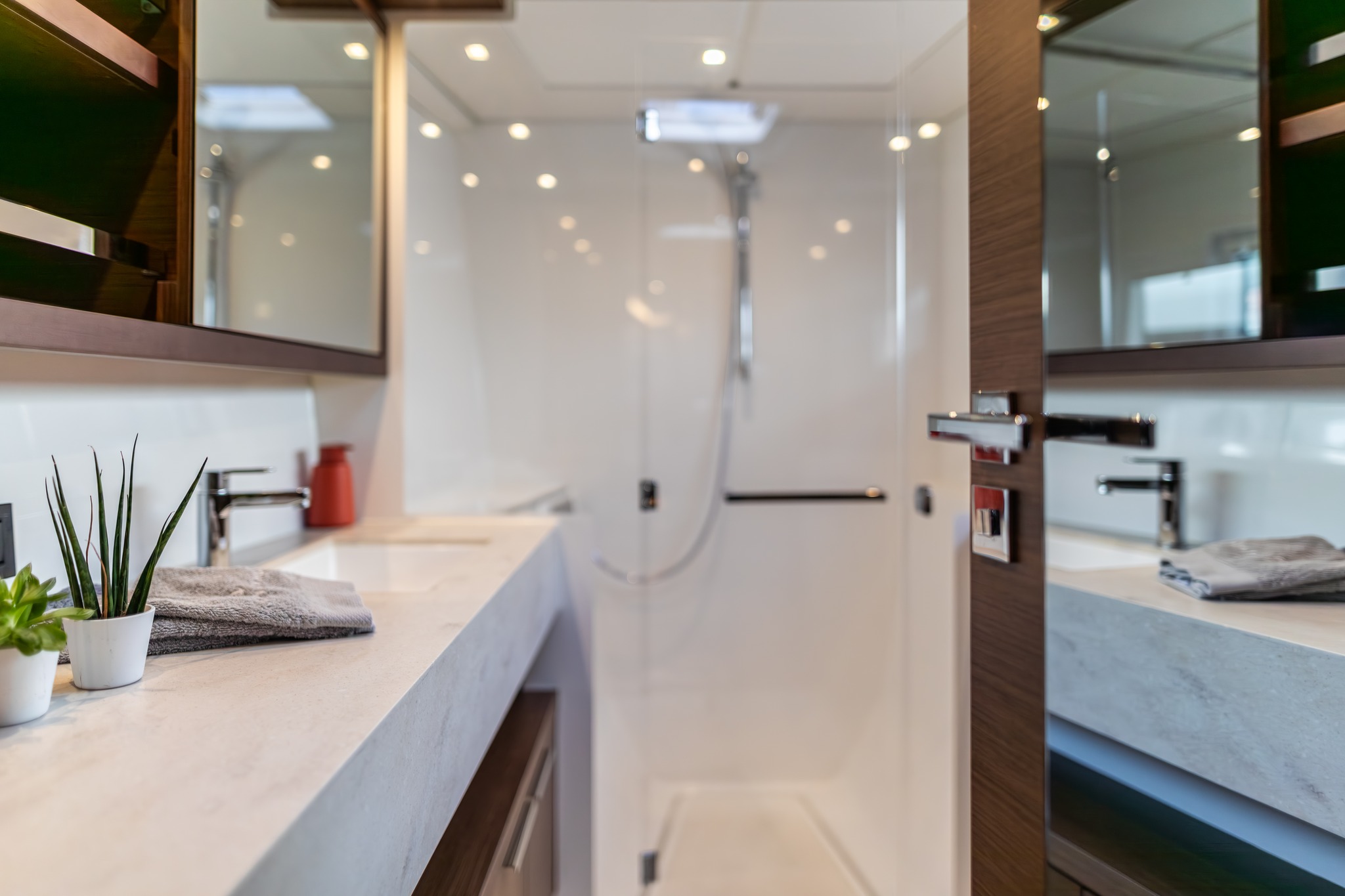 Lagoon 46 (Owner's version) — photo 2