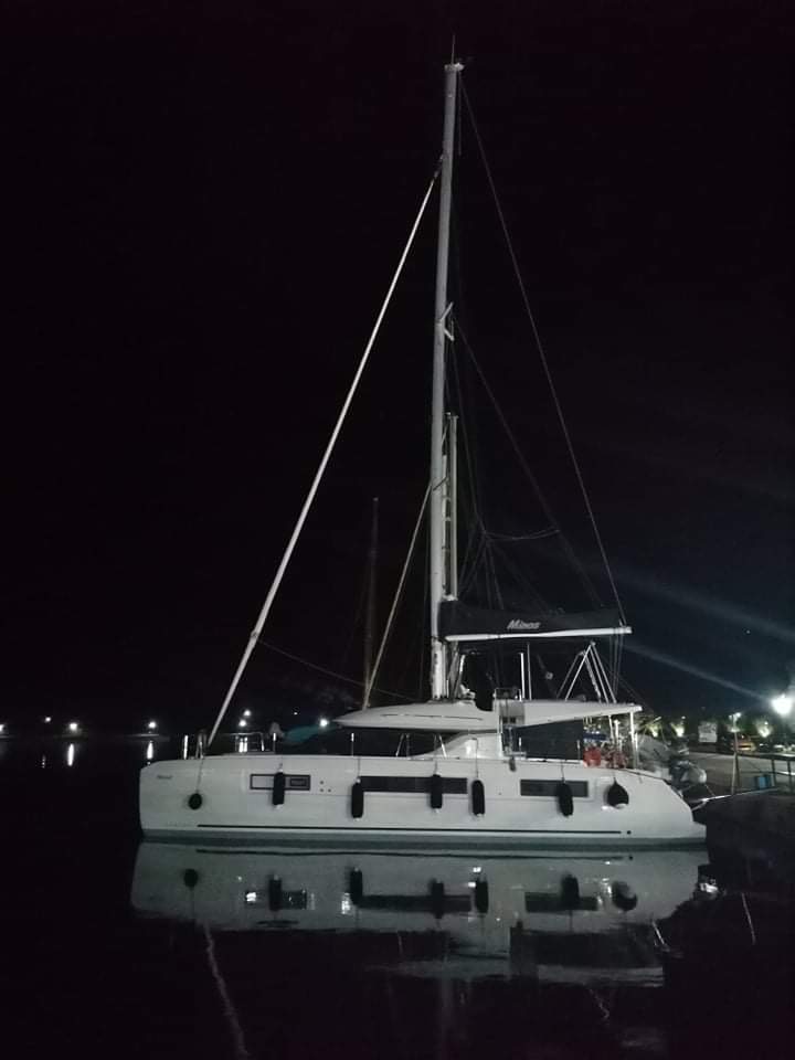 Lagoon 50 (, , , Inverter) — photo 2
