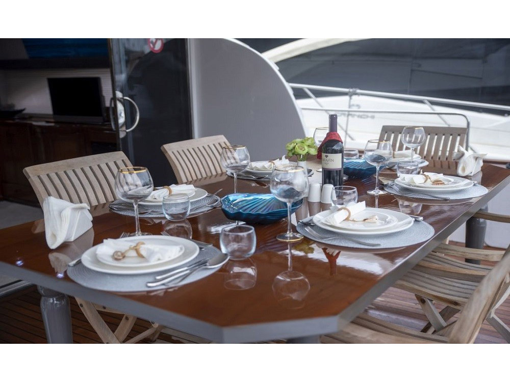 Motoryacht — photo 11