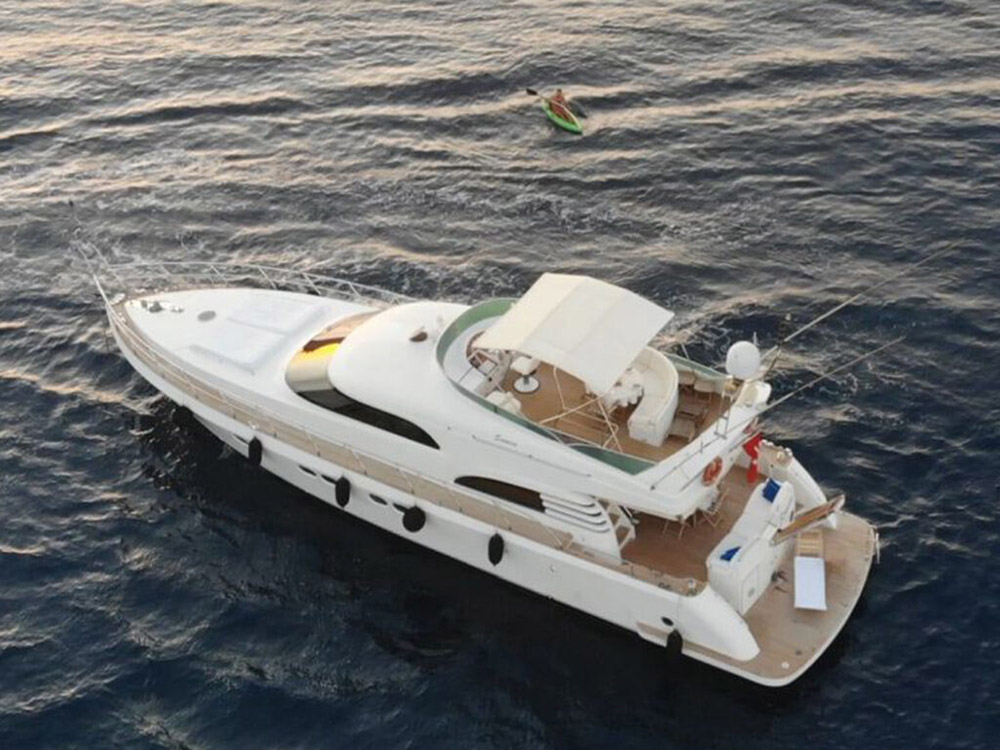 Motoryacht — photo 19