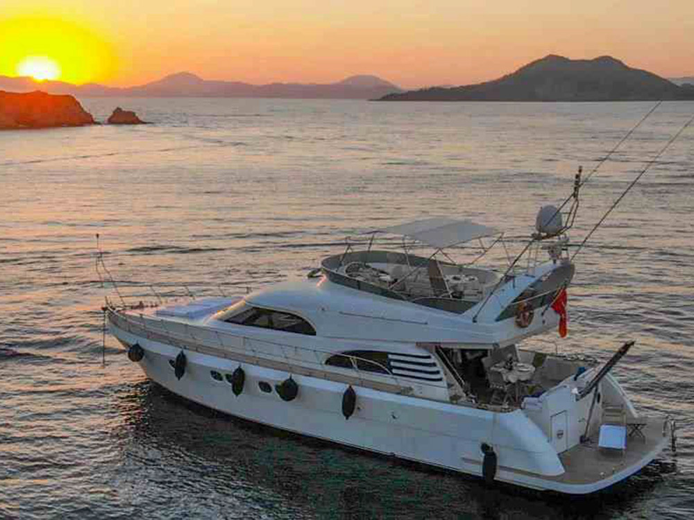Motoryacht — photo 9