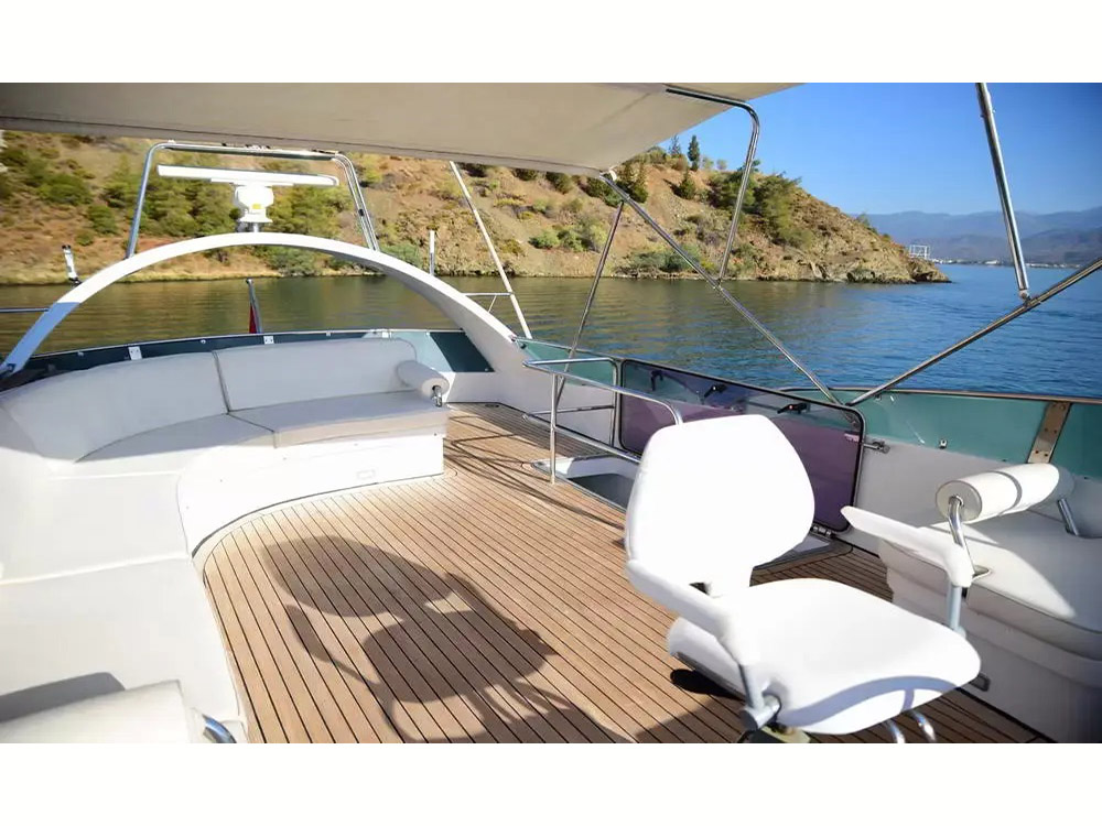 Motoryacht — photo 16