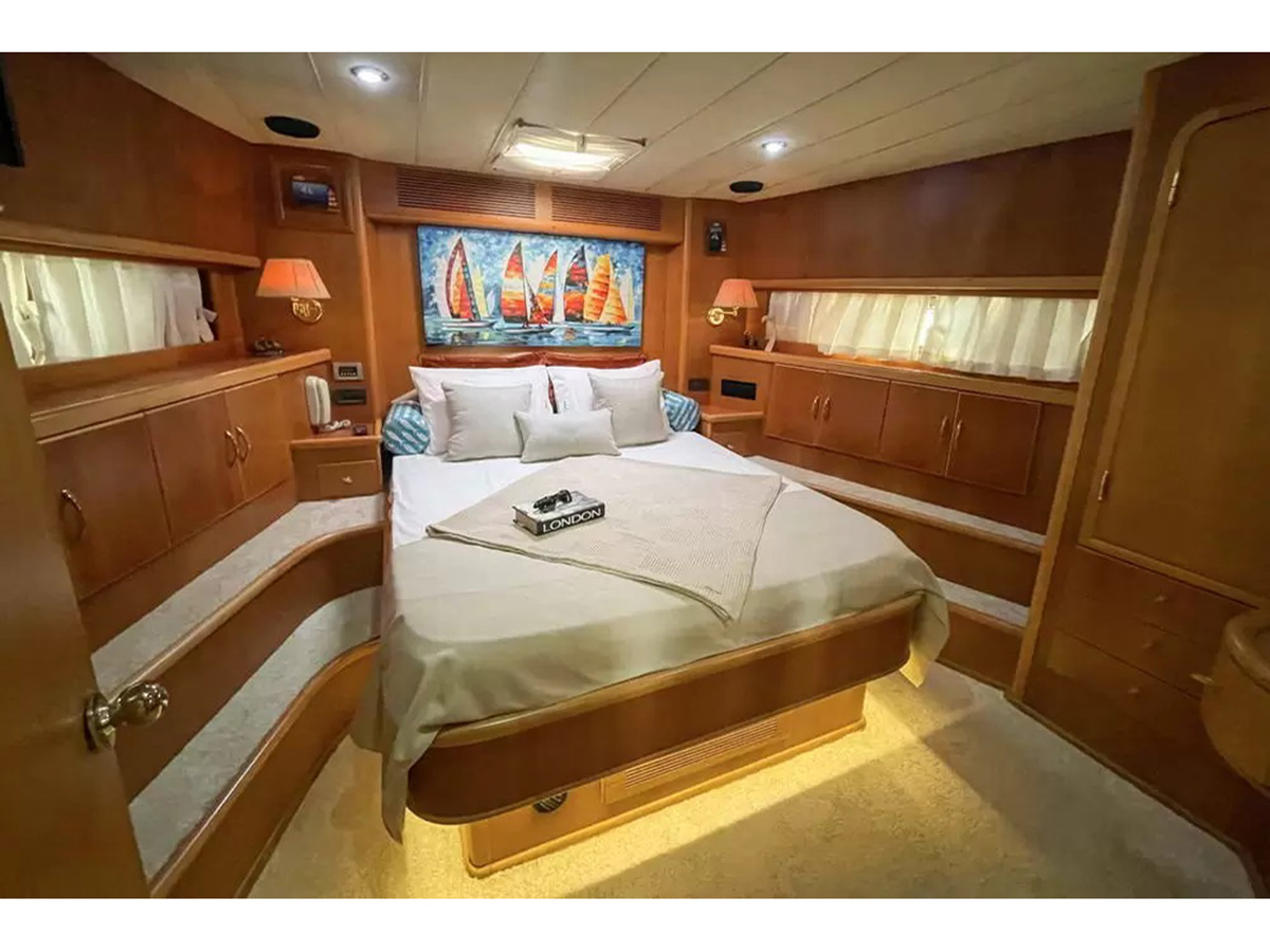 Motoryacht — photo 27