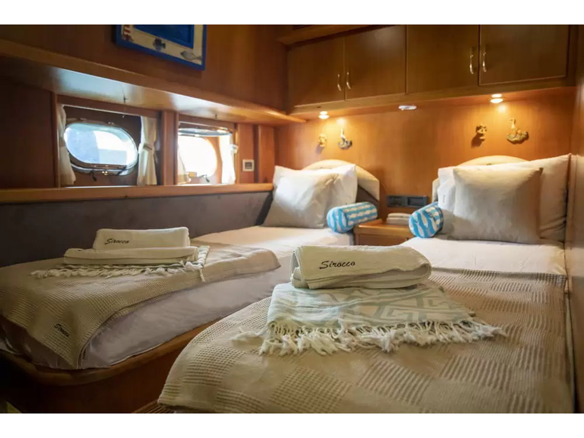 Motoryacht — photo 29