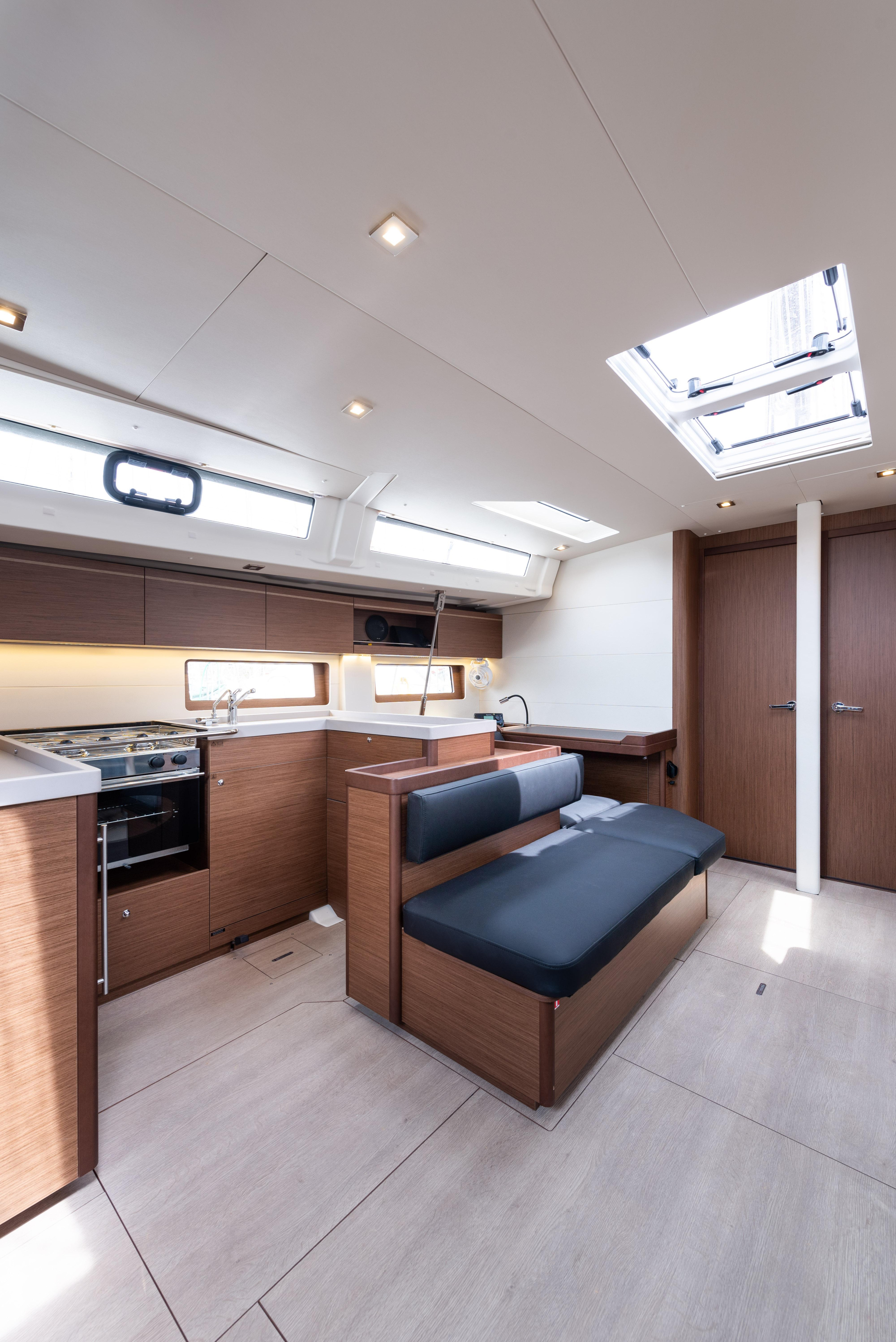 Oceanis 51.1 — photo 30