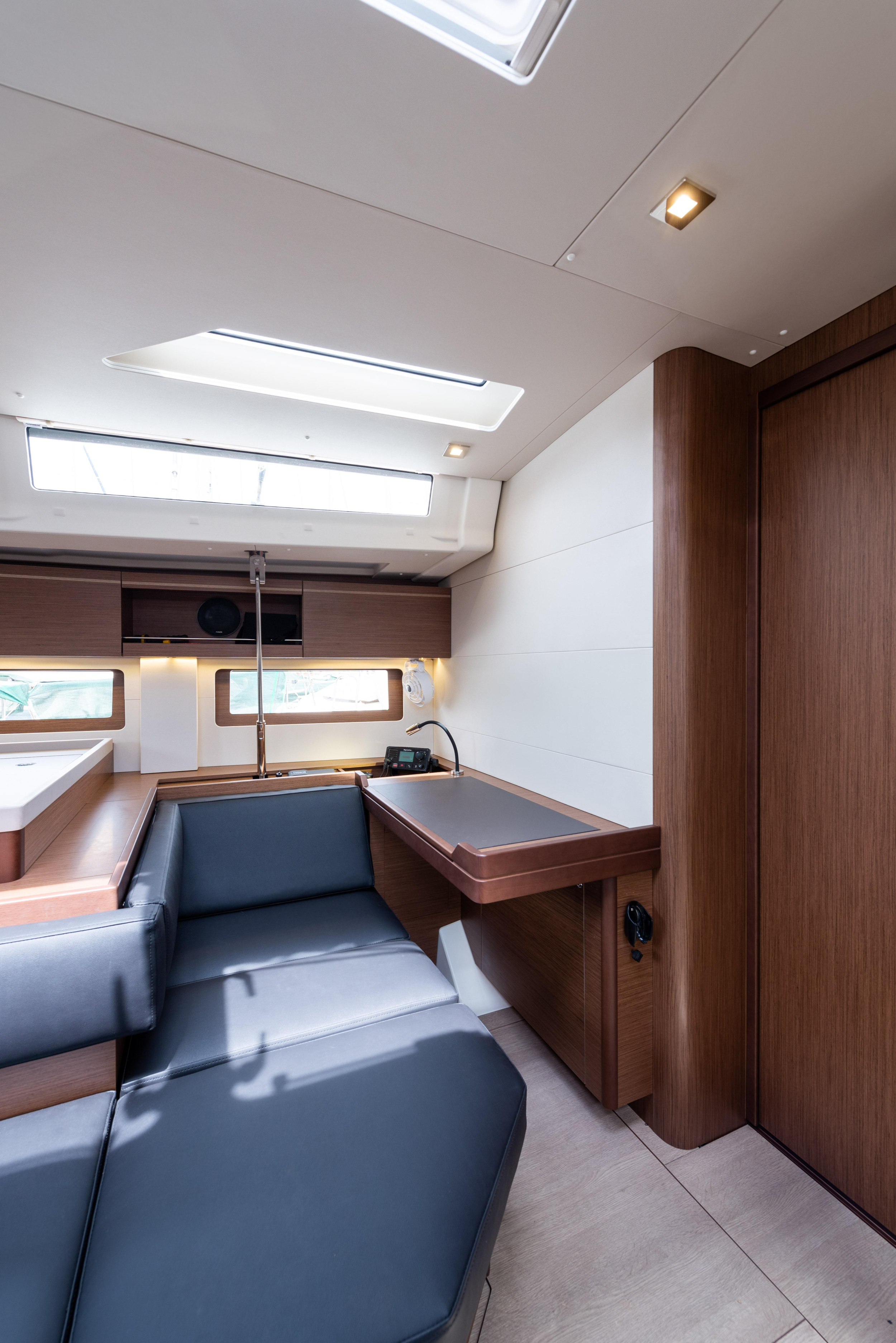 Oceanis 51.1 — photo 44