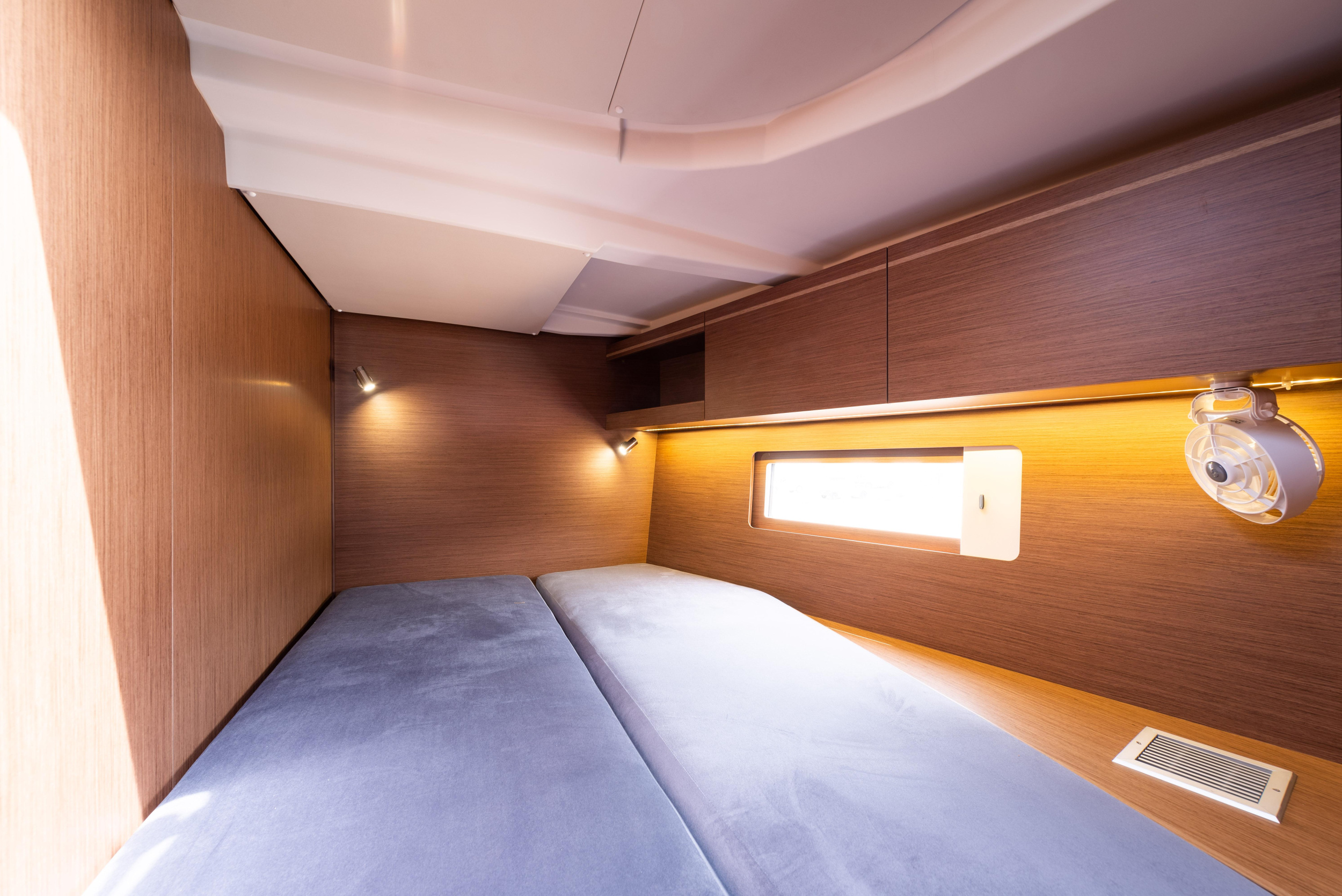 Oceanis 51.1 — photo 36