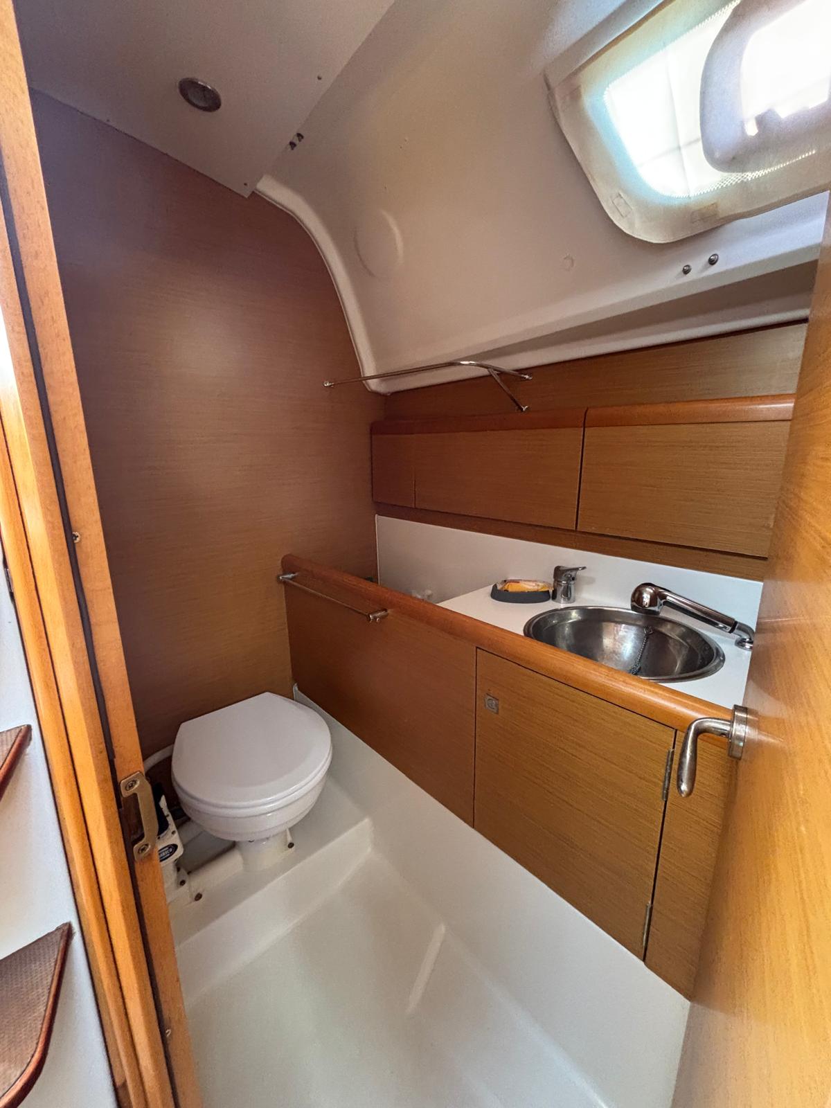 Sun Odyssey 33i — photo 4