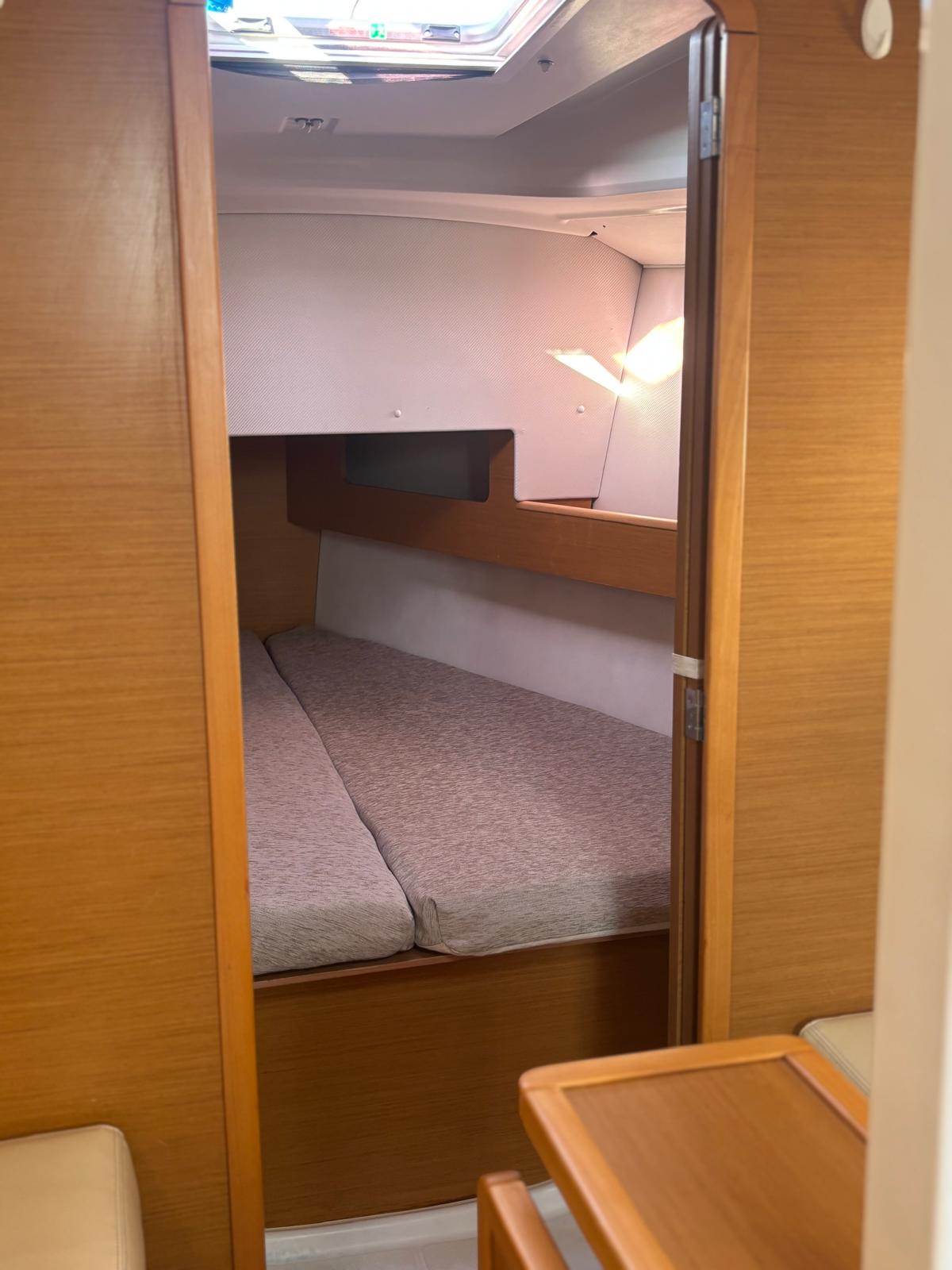 Sun Odyssey 33i — photo 10