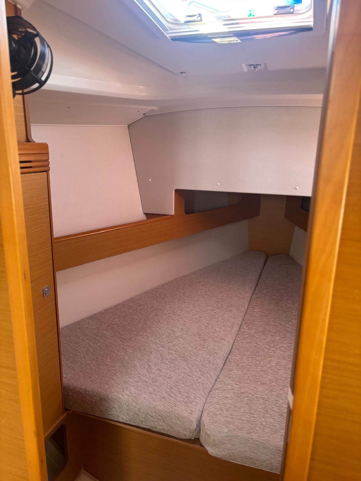 Sun Odyssey 33i — photo 8