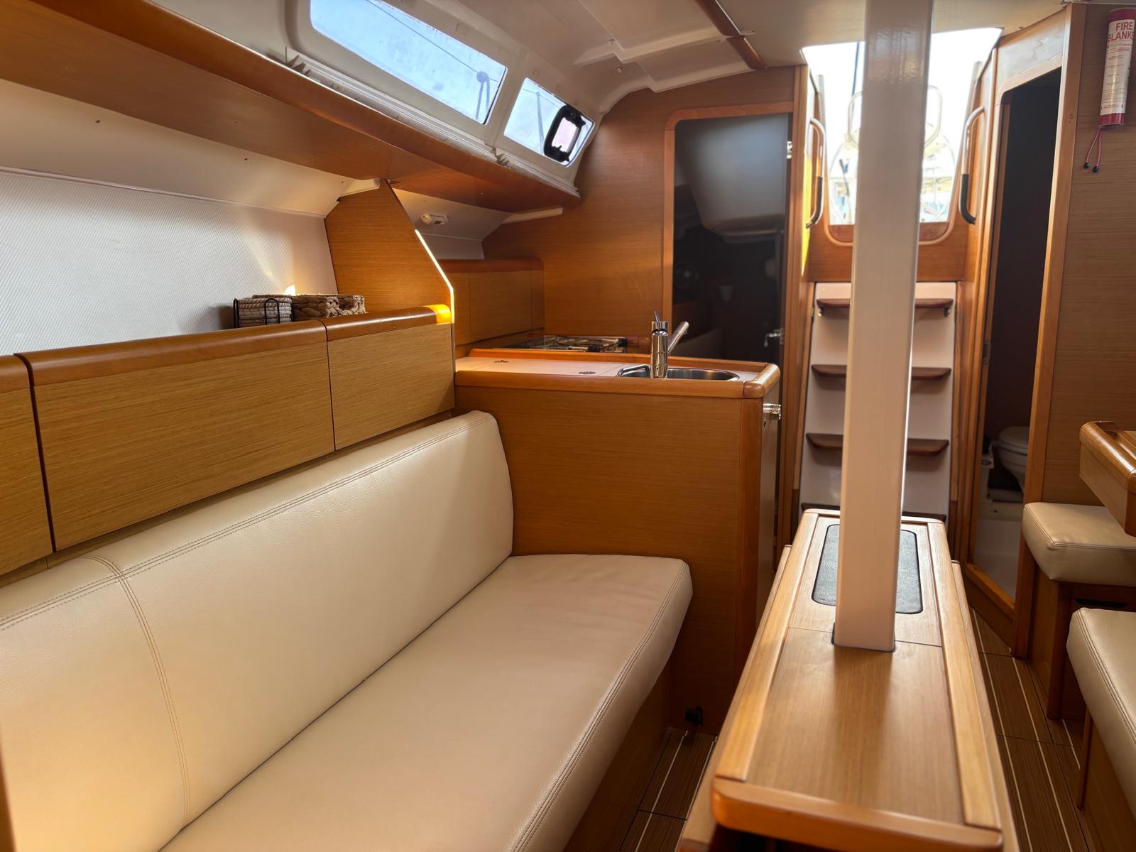 Sun Odyssey 33i — photo 5