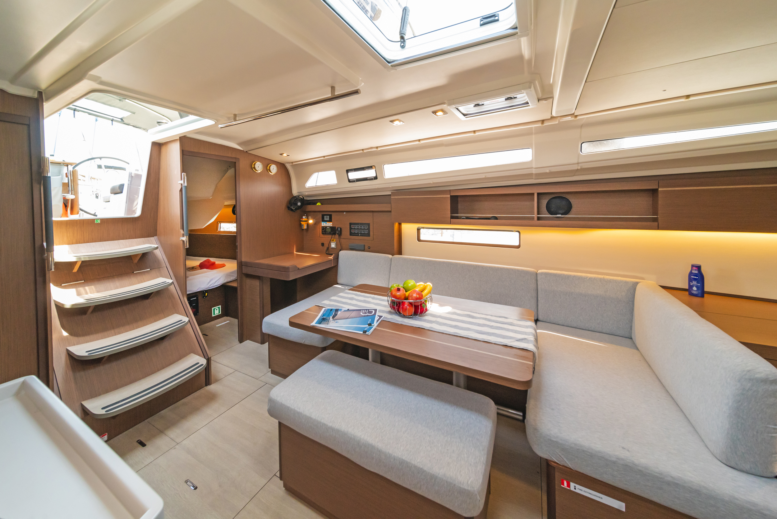 Oceanis 40.1 (3+1 cab) — photo 13
