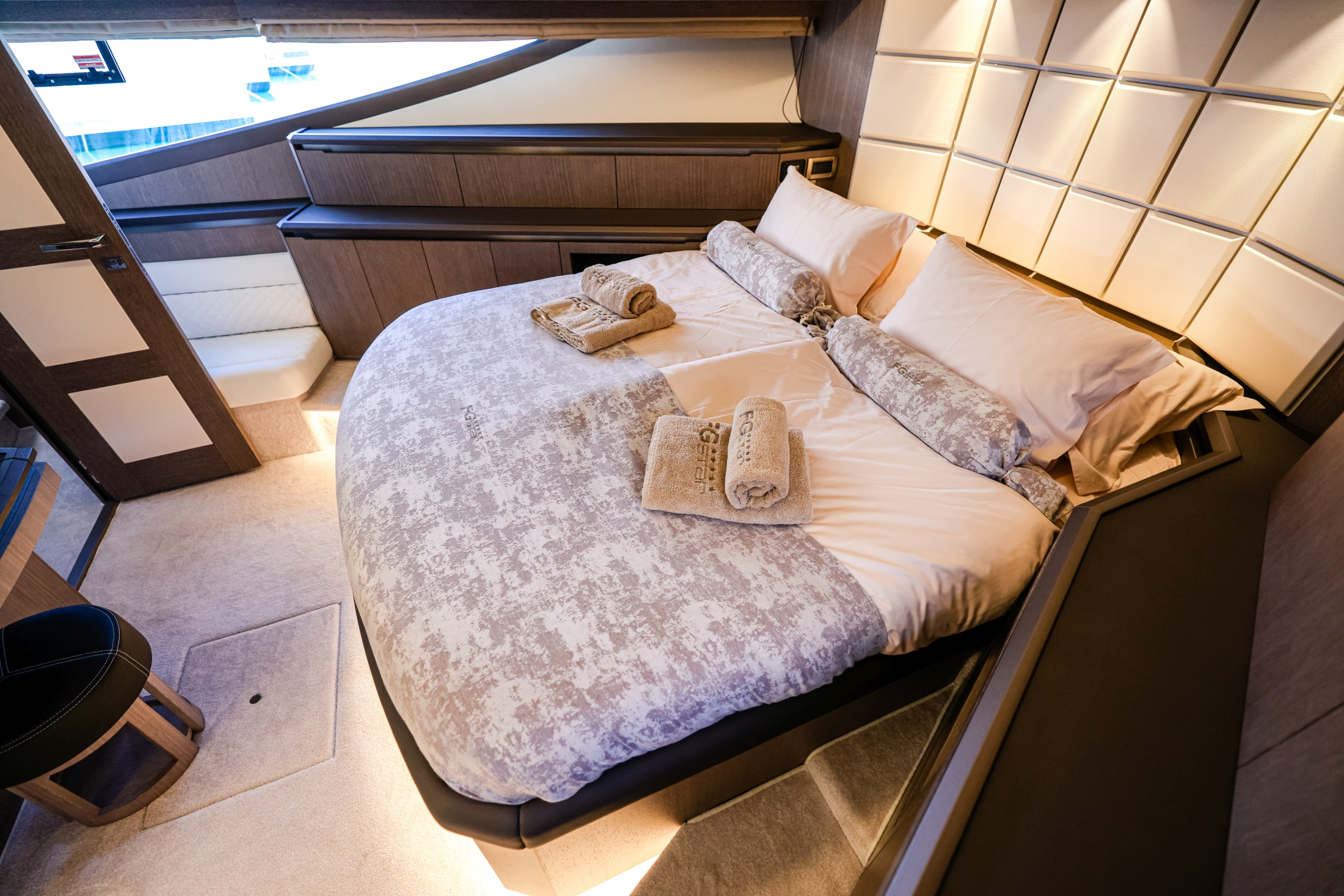 Galeon 640 Fly — photo 6