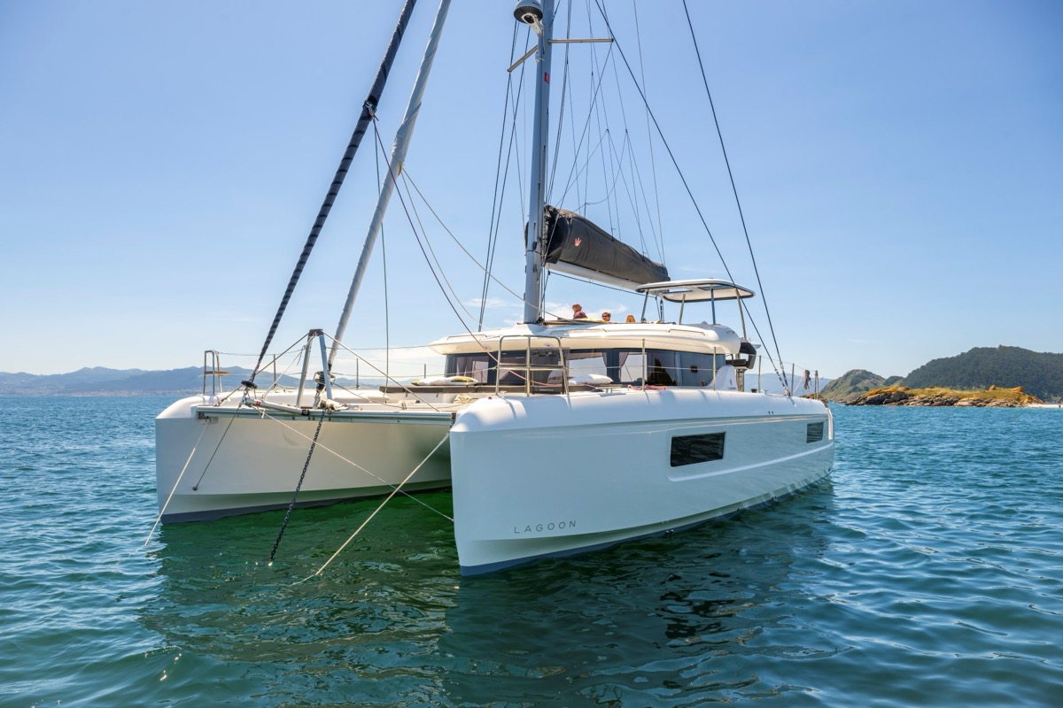 Lagoon 43 — photo 7