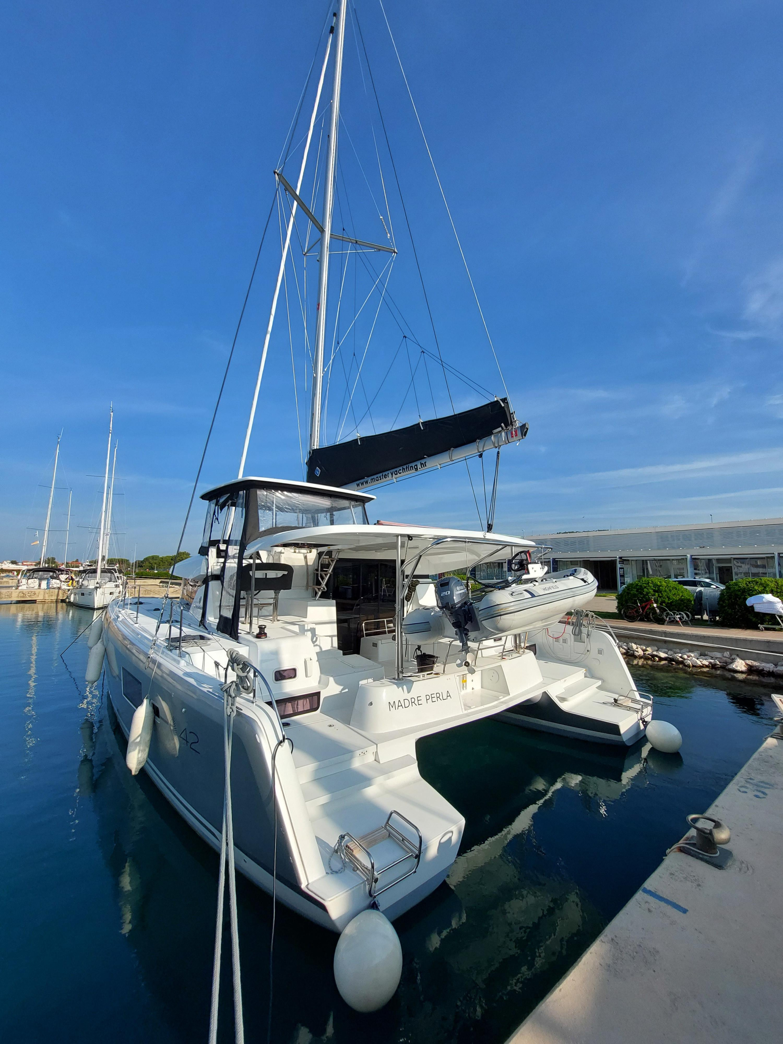 Lagoon 42 — photo 28